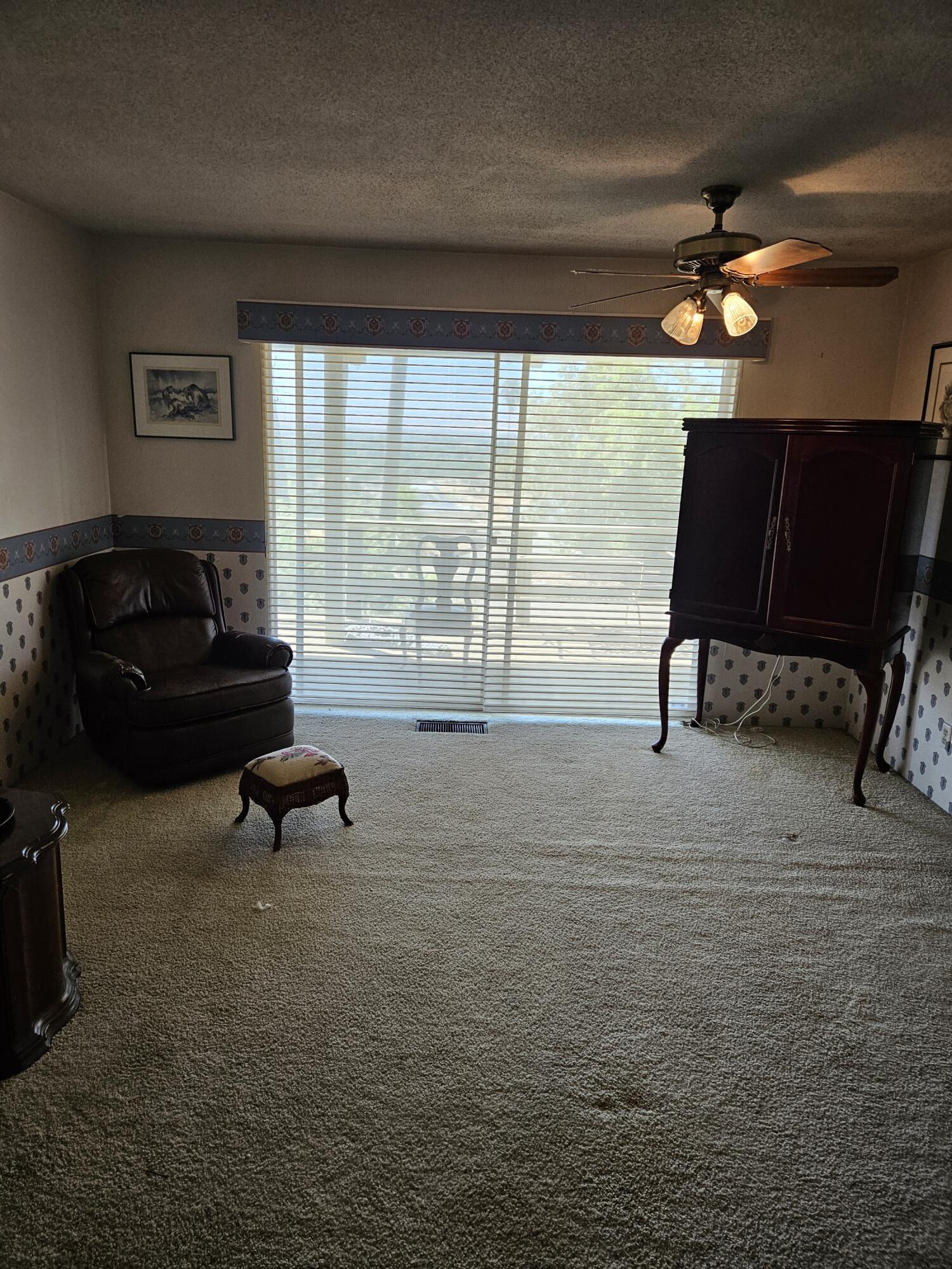 1431 Hillcrest Dr, Lindsay, CA 93247