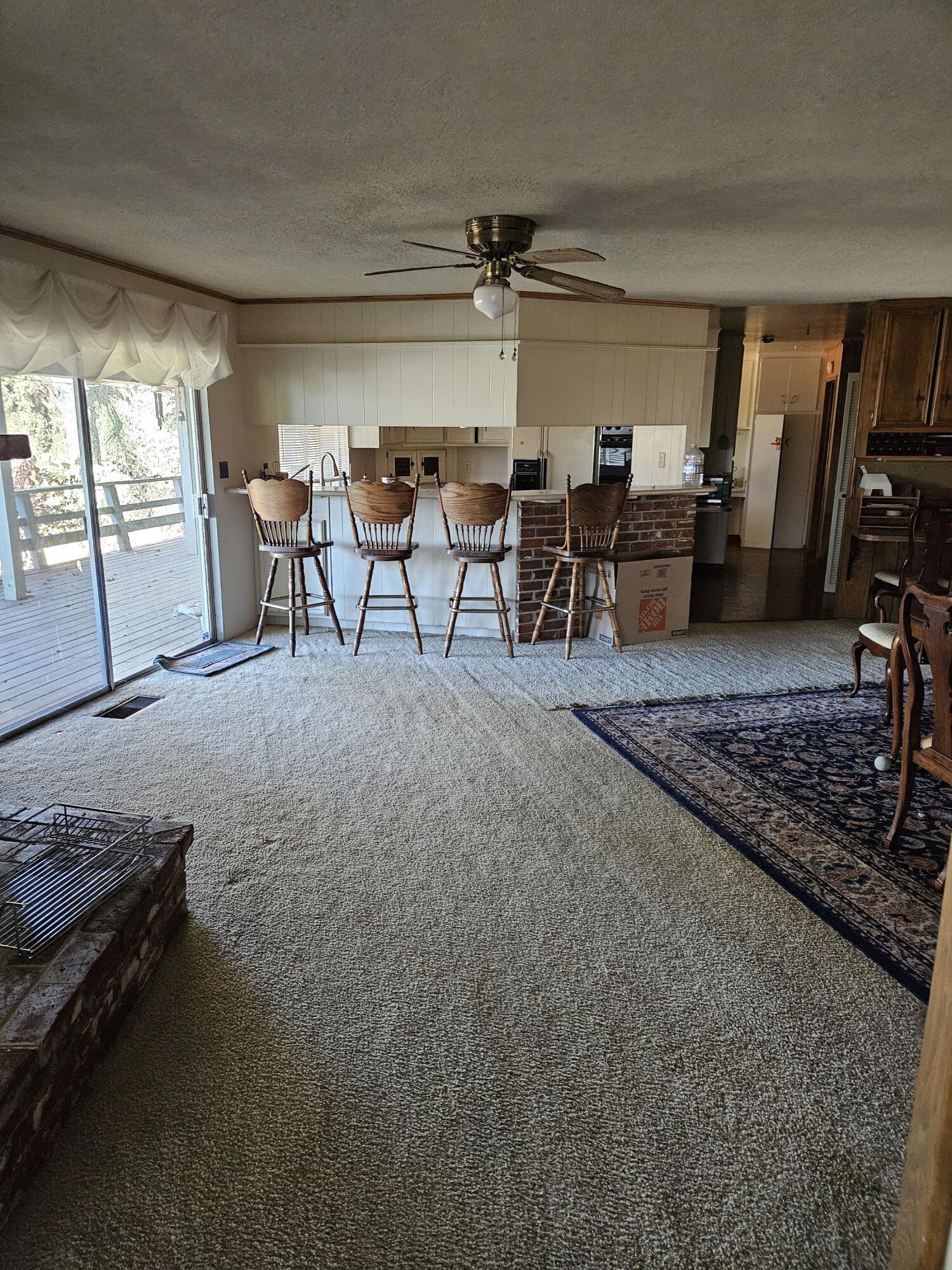 1431 Hillcrest Dr, Lindsay, CA 93247