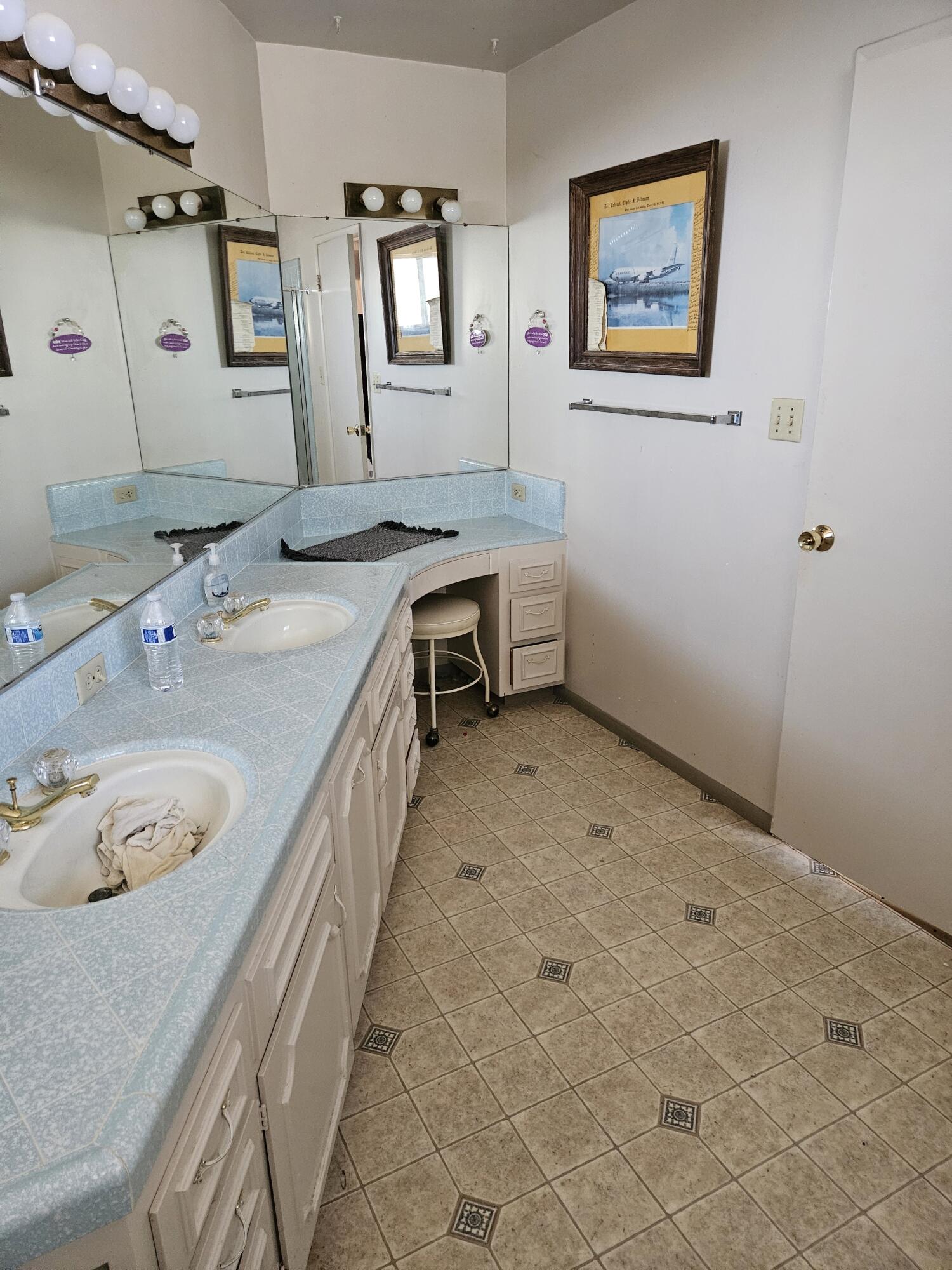 1431 Hillcrest Dr, Lindsay, CA 93247