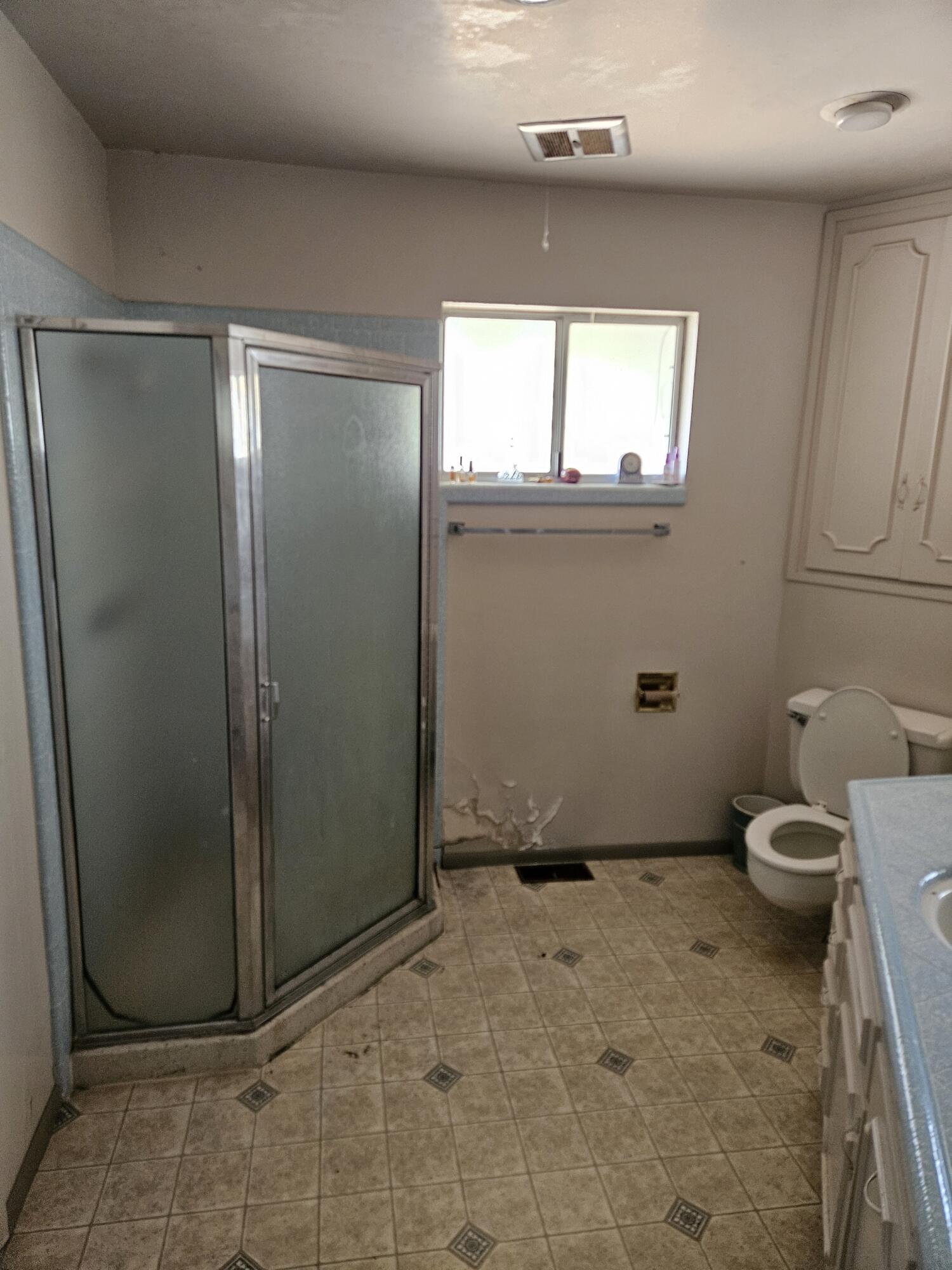 1431 Hillcrest Dr, Lindsay, CA 93247