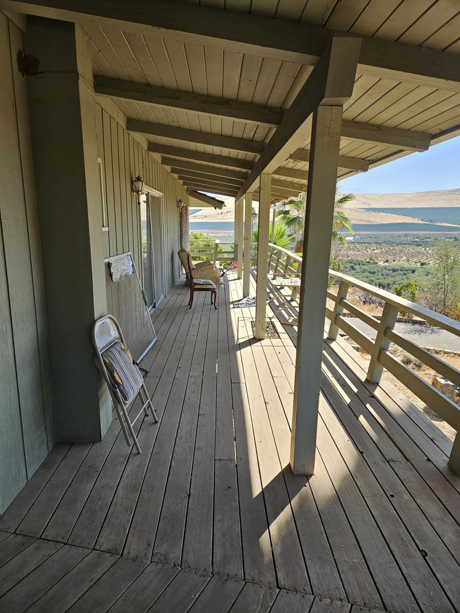 1431 Hillcrest Dr, Lindsay, CA 93247