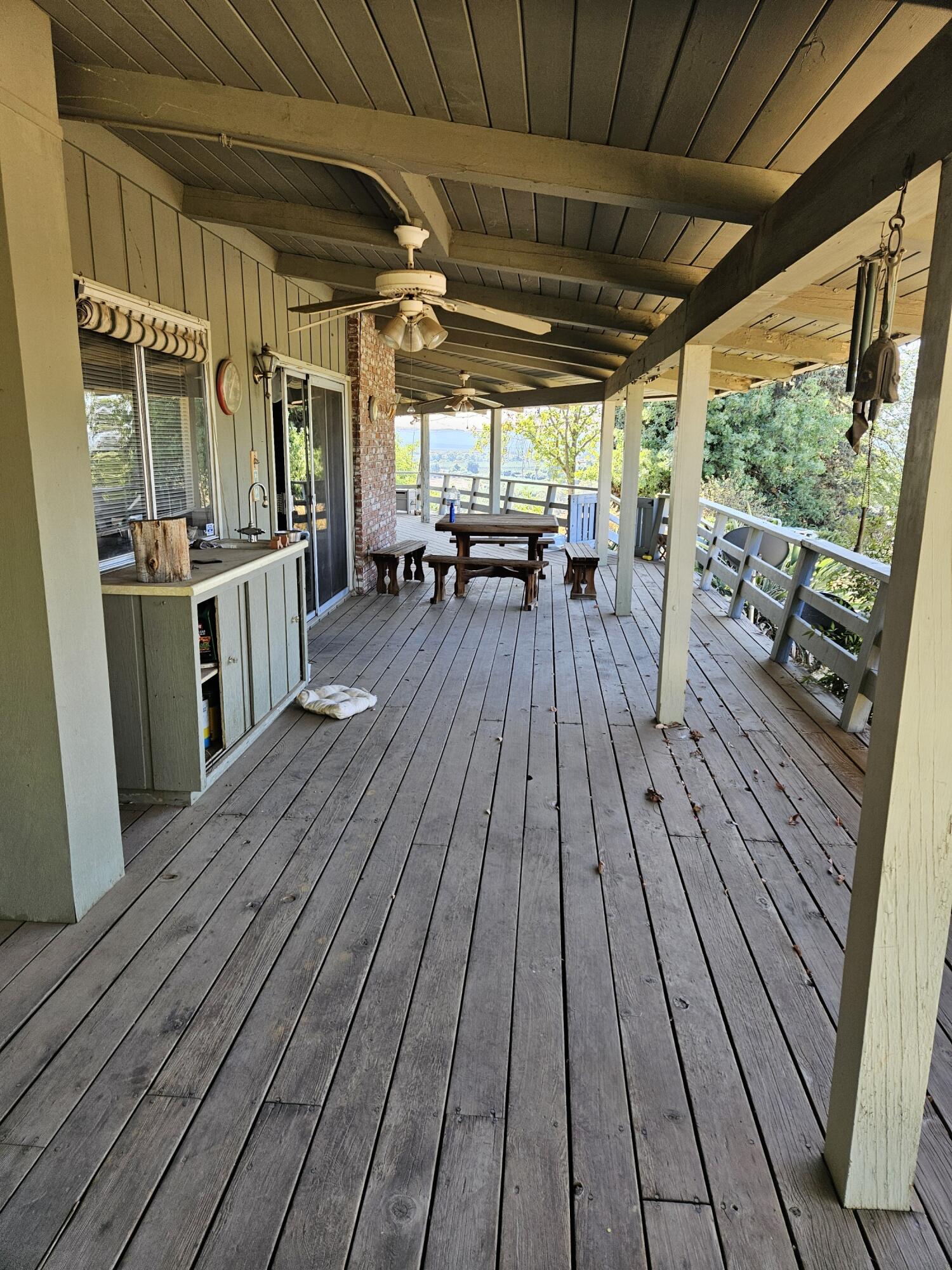 1431 Hillcrest Dr, Lindsay, CA 93247