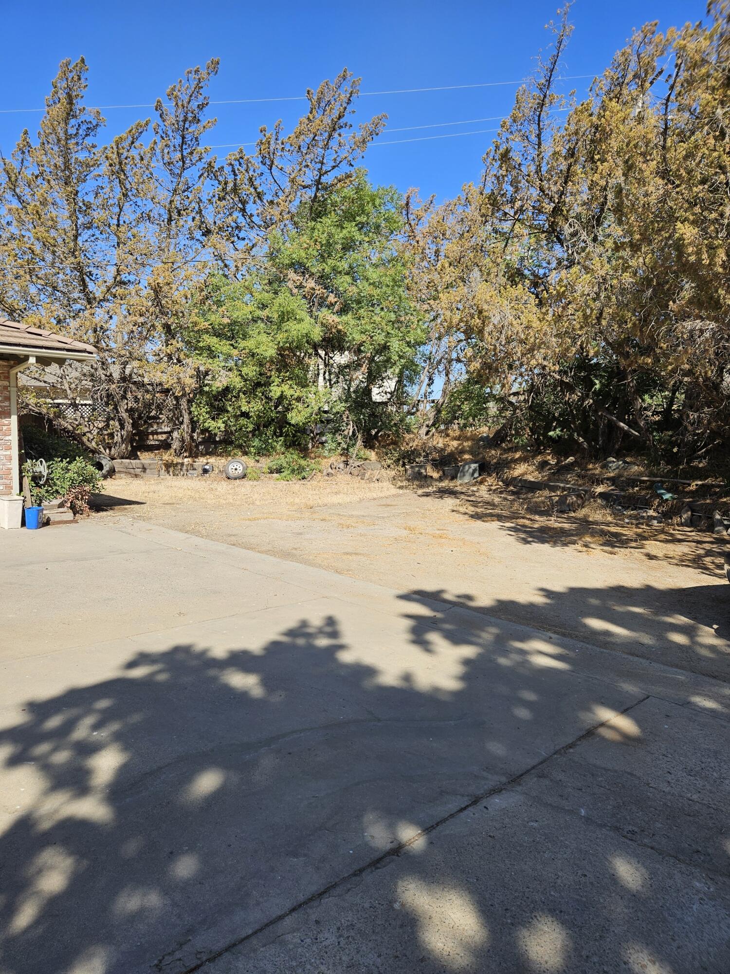 1431 Hillcrest Dr, Lindsay, CA 93247