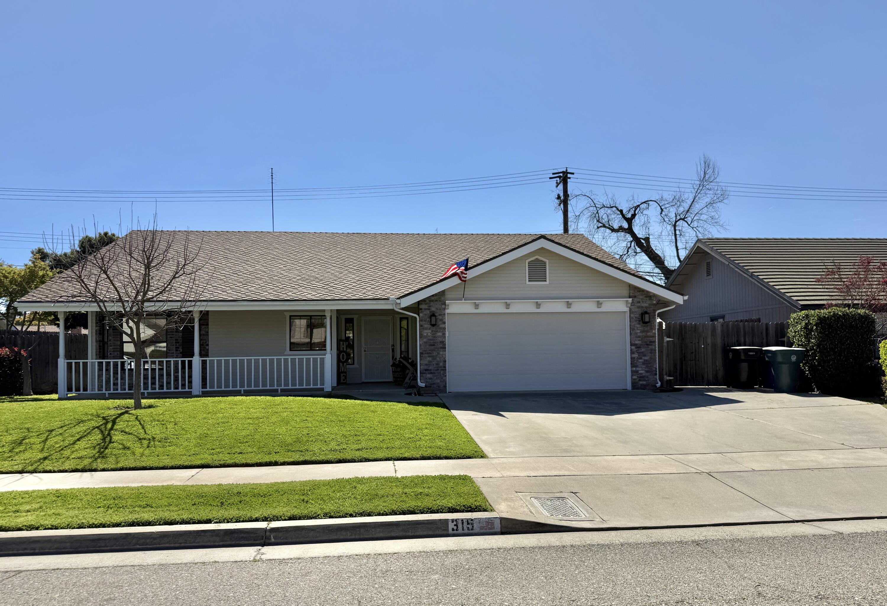 315 E Washington Ave, Tulare, CA 93274