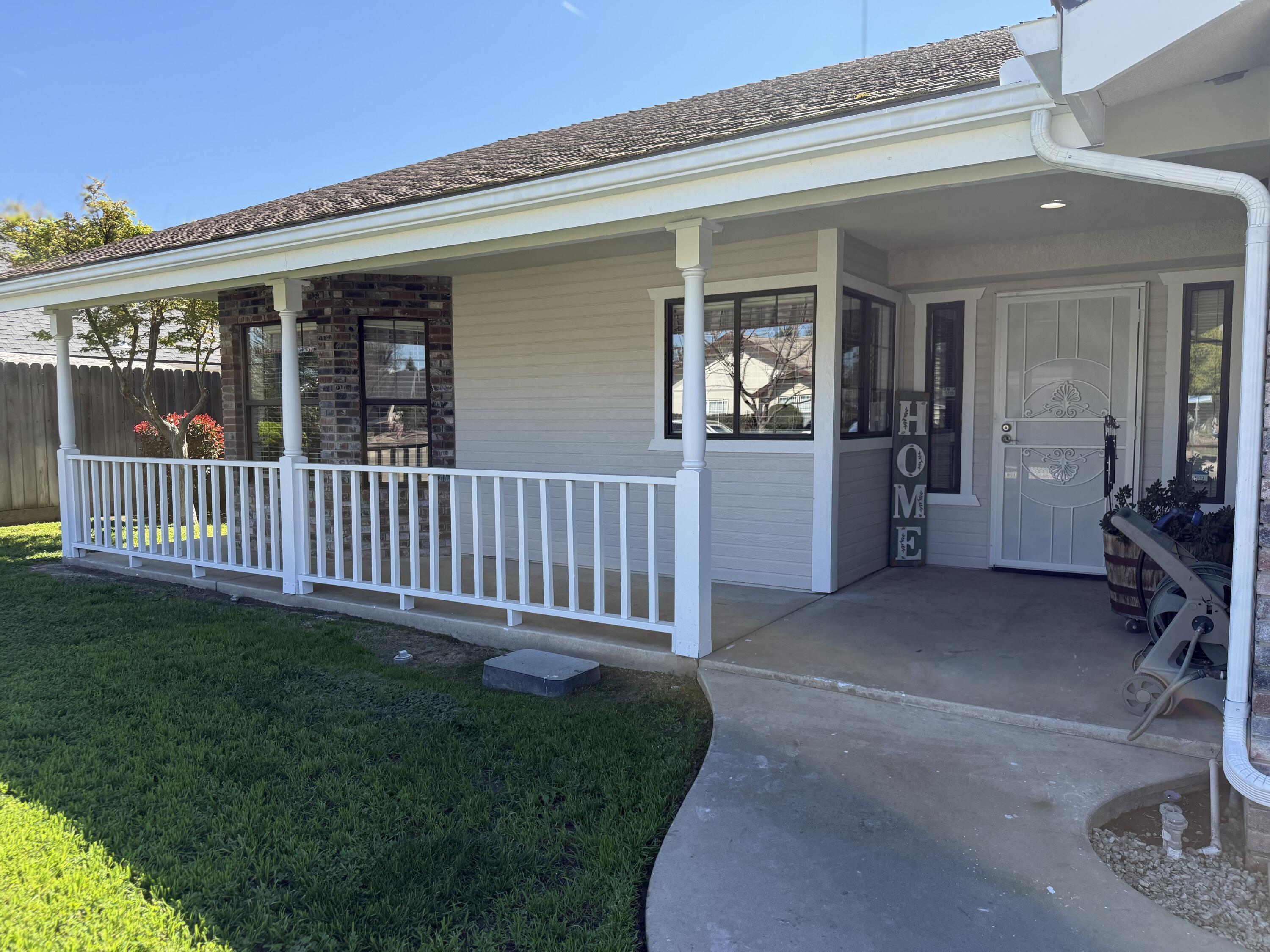 315 E Washington Ave, Tulare, CA 93274