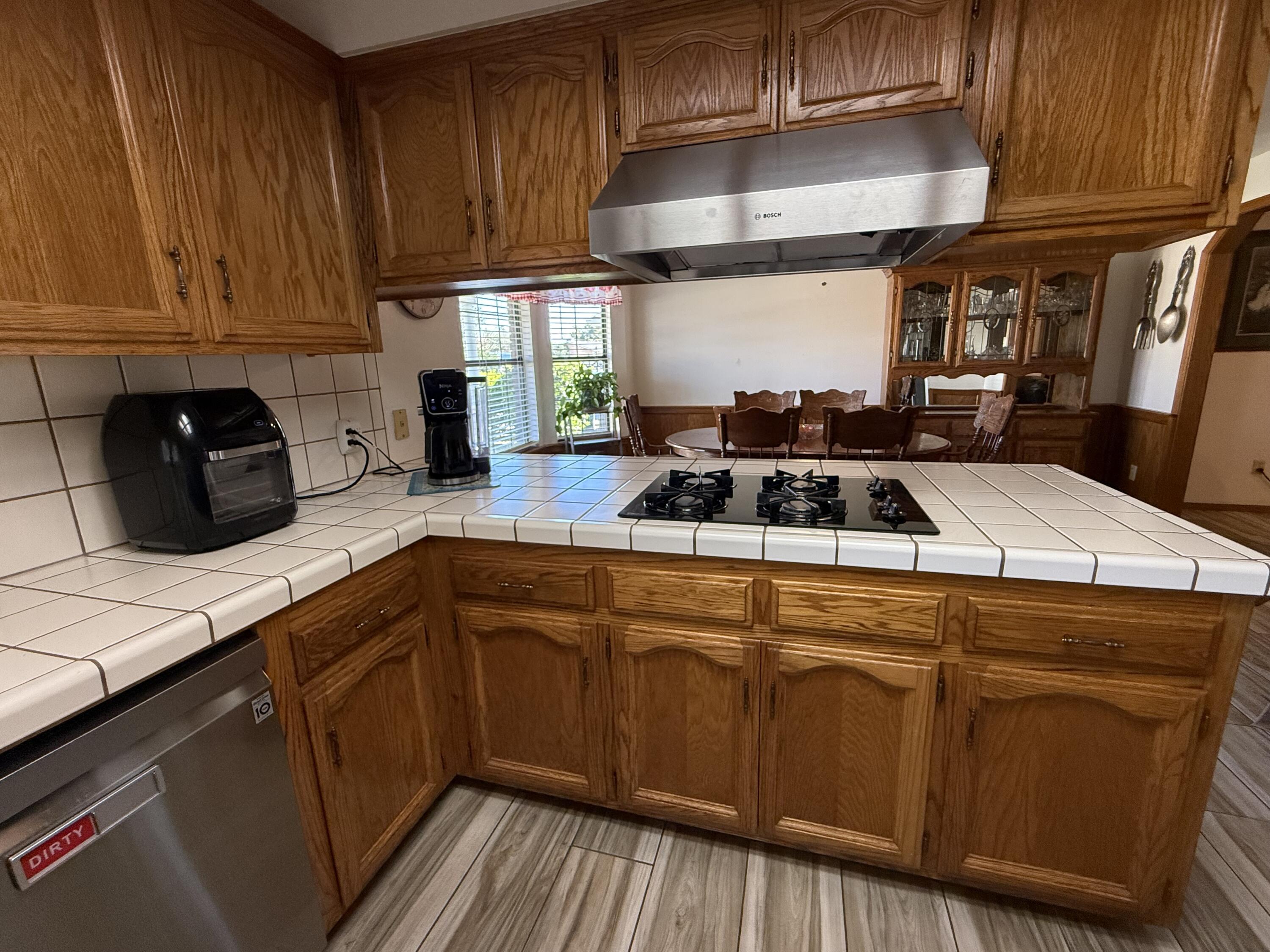 315 E Washington Ave, Tulare, CA 93274