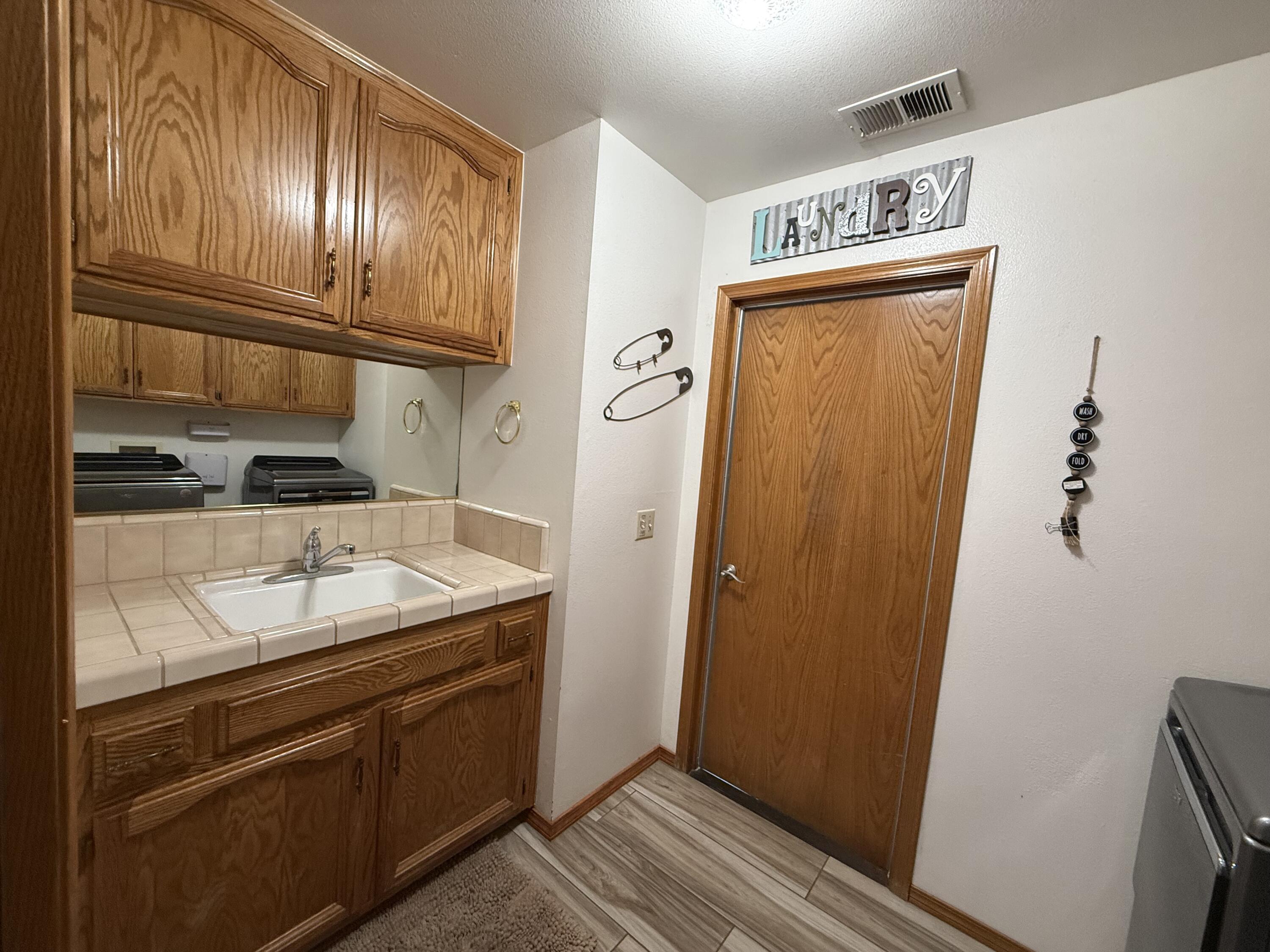 315 E Washington Ave, Tulare, CA 93274