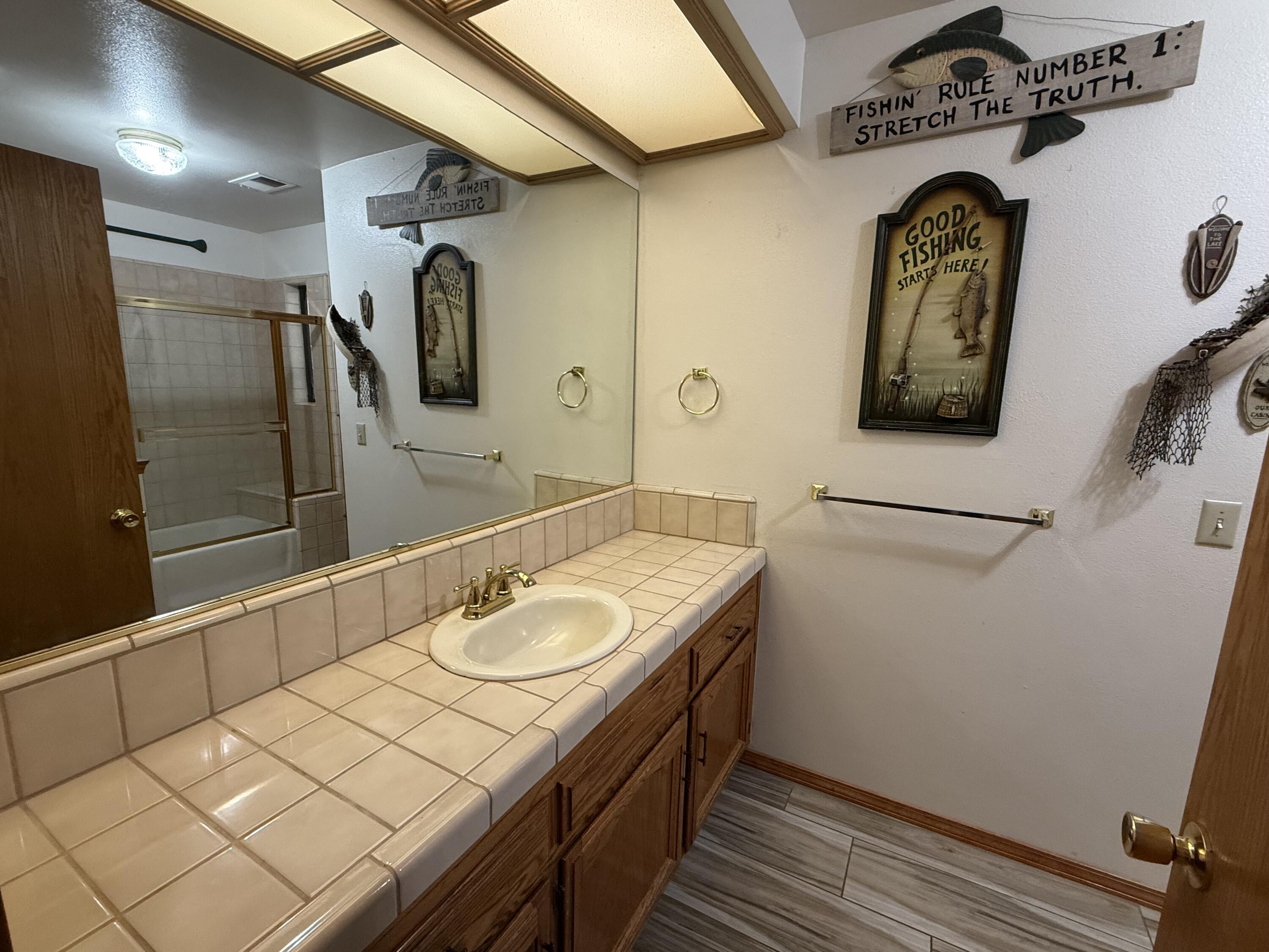 315 E Washington Ave, Tulare, CA 93274