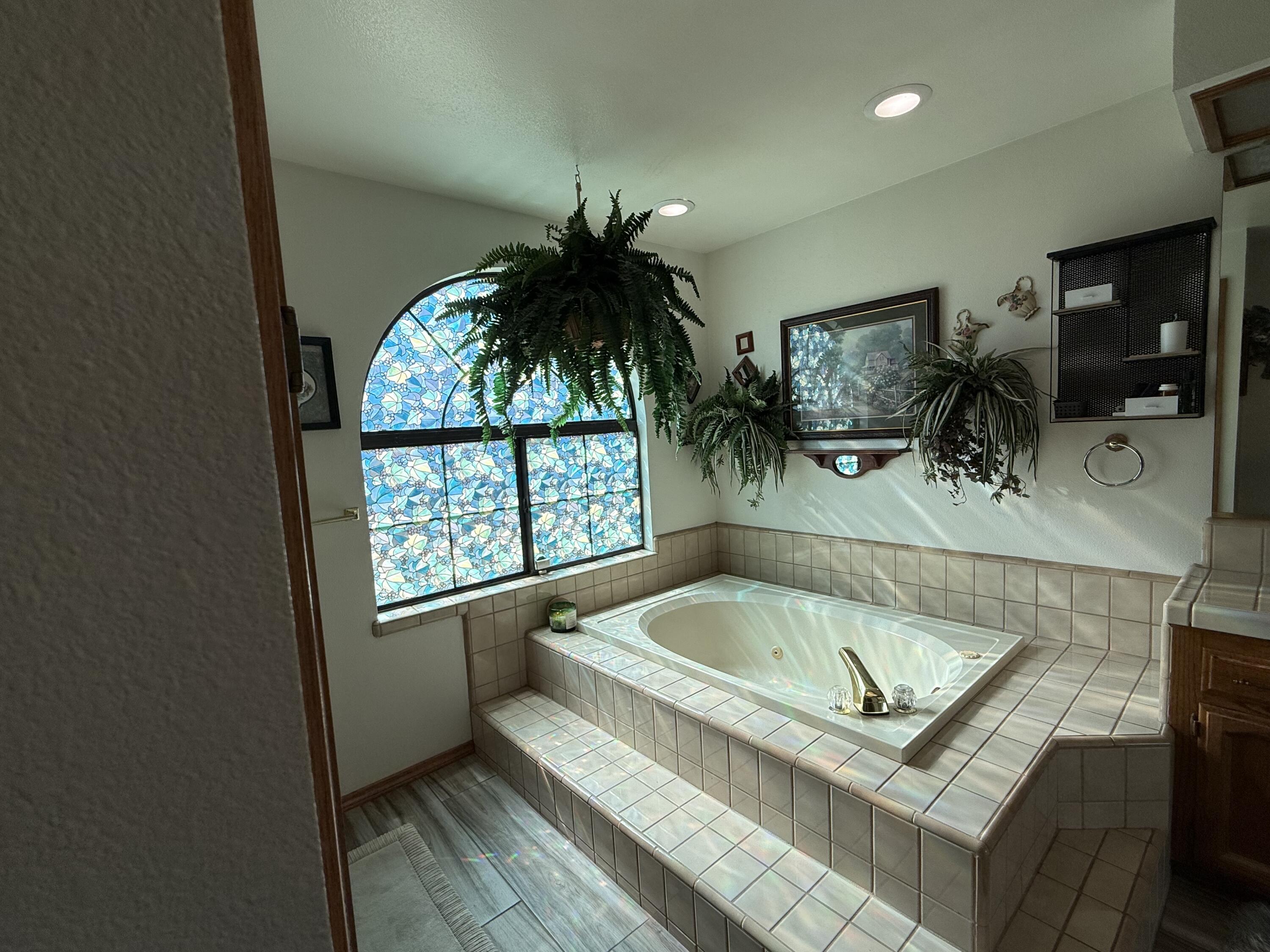 315 E Washington Ave, Tulare, CA 93274