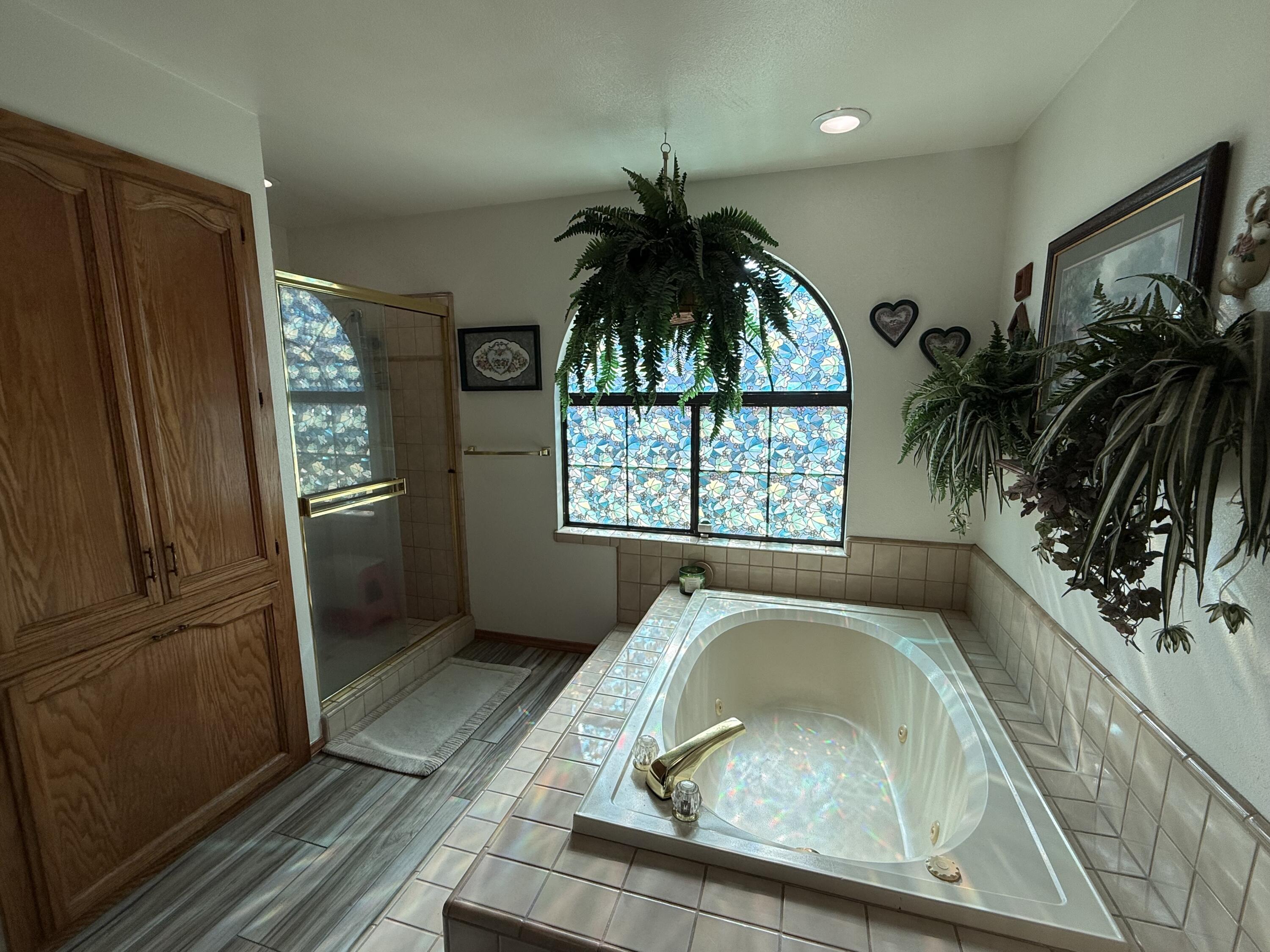 315 E Washington Ave, Tulare, CA 93274