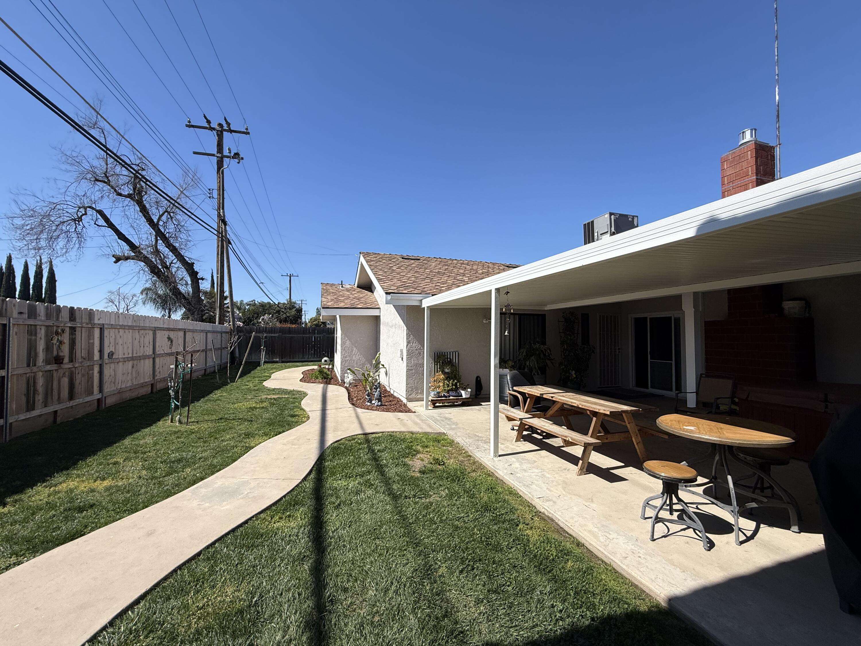 315 E Washington Ave, Tulare, CA 93274