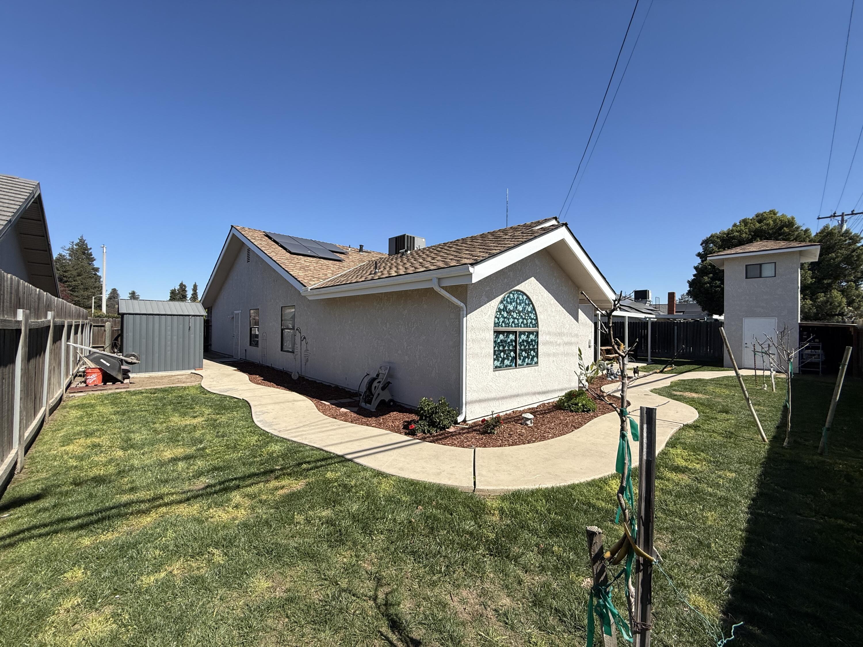 315 E Washington Ave, Tulare, CA 93274