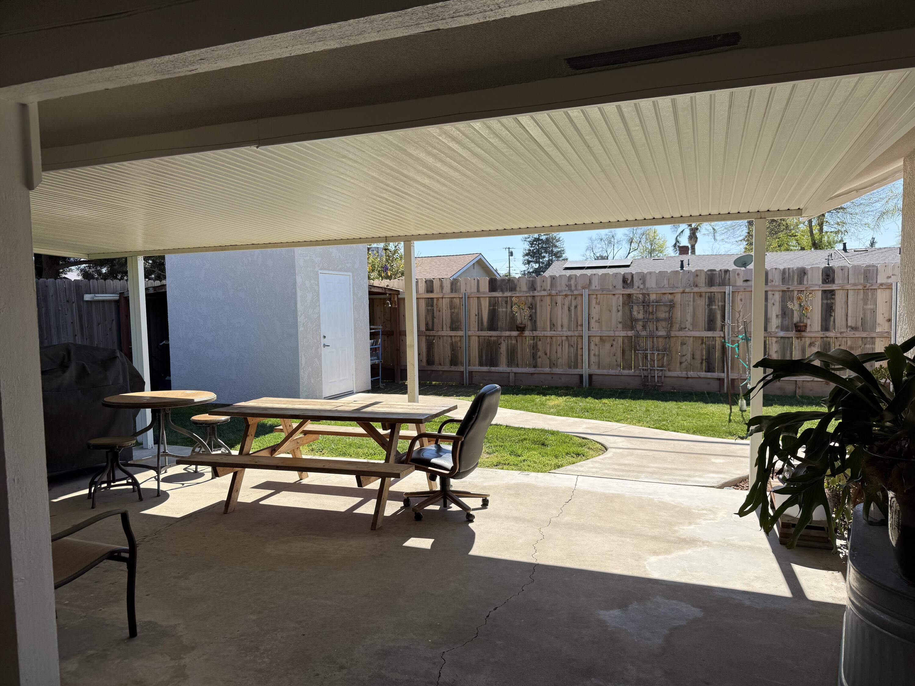 315 E Washington Ave, Tulare, CA 93274