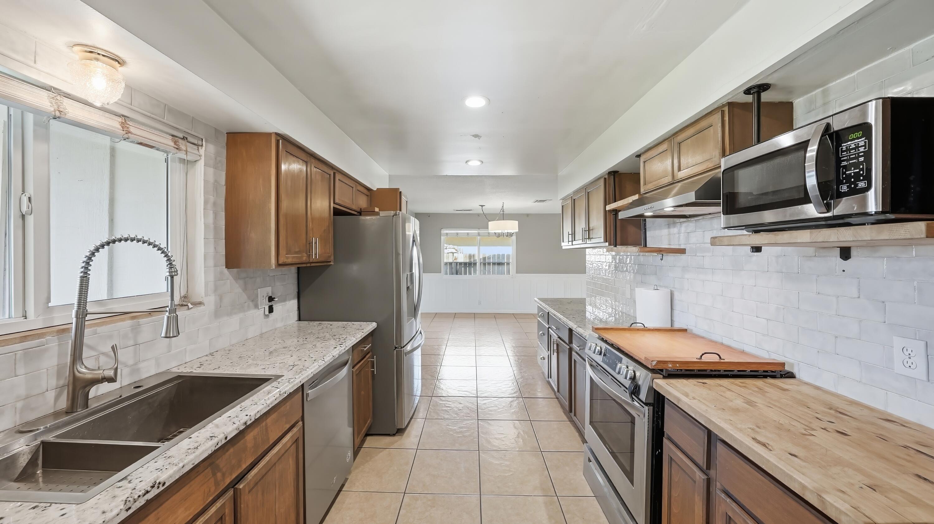 2607 W Dartmouth Ave, Visalia, CA 93277