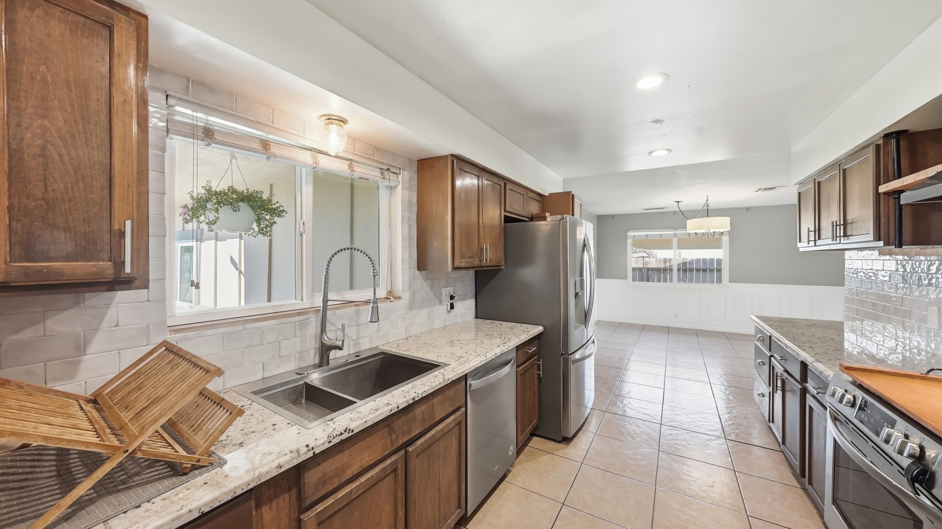 2607 W Dartmouth Ave, Visalia, CA 93277