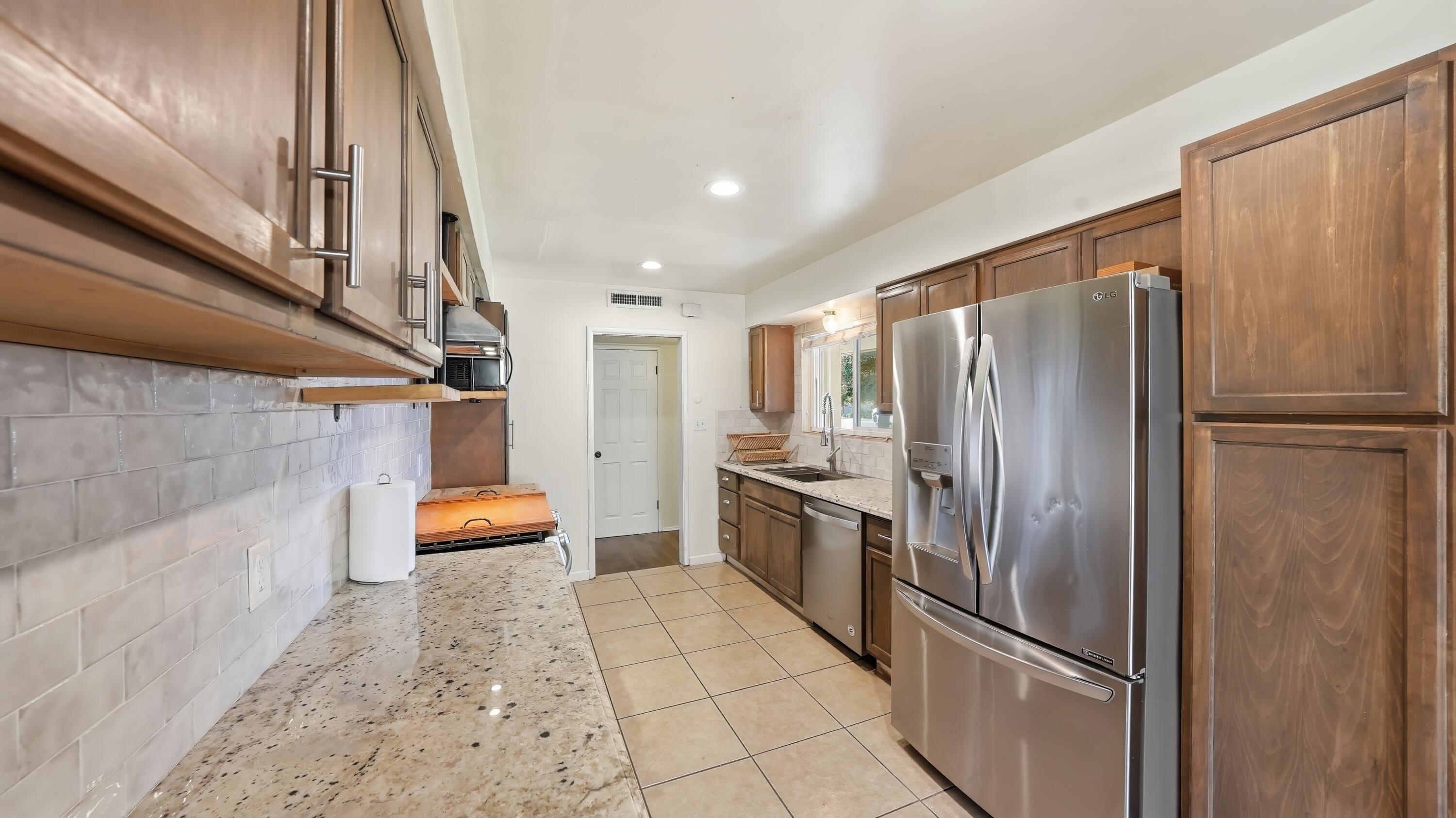 2607 W Dartmouth Ave, Visalia, CA 93277