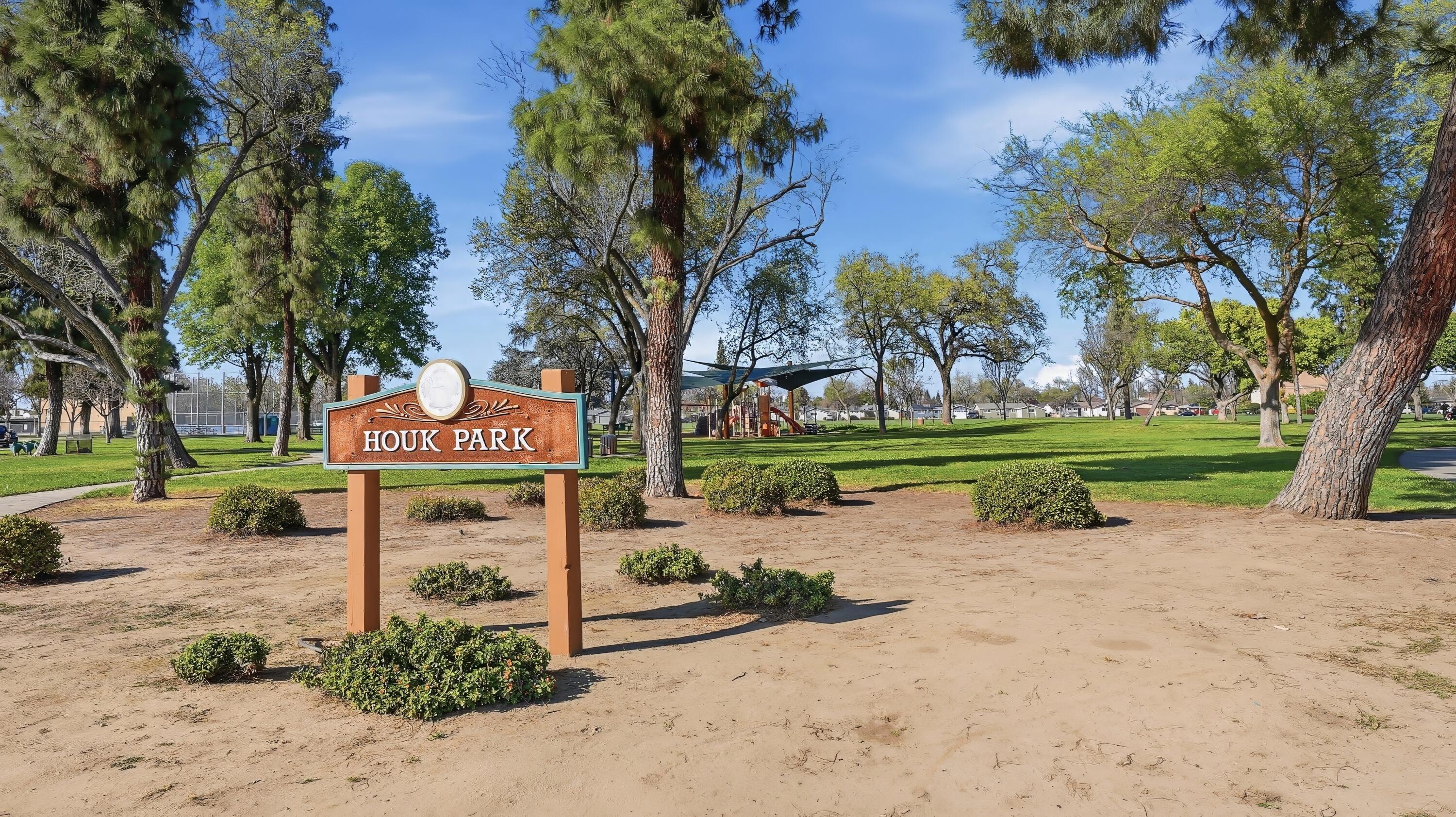 2607 W Dartmouth Ave, Visalia, CA 93277