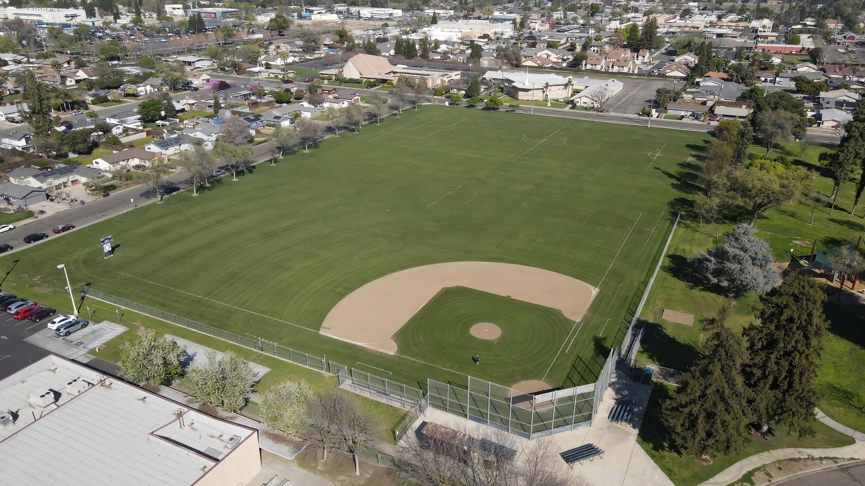 2607 W Dartmouth Ave, Visalia, CA 93277