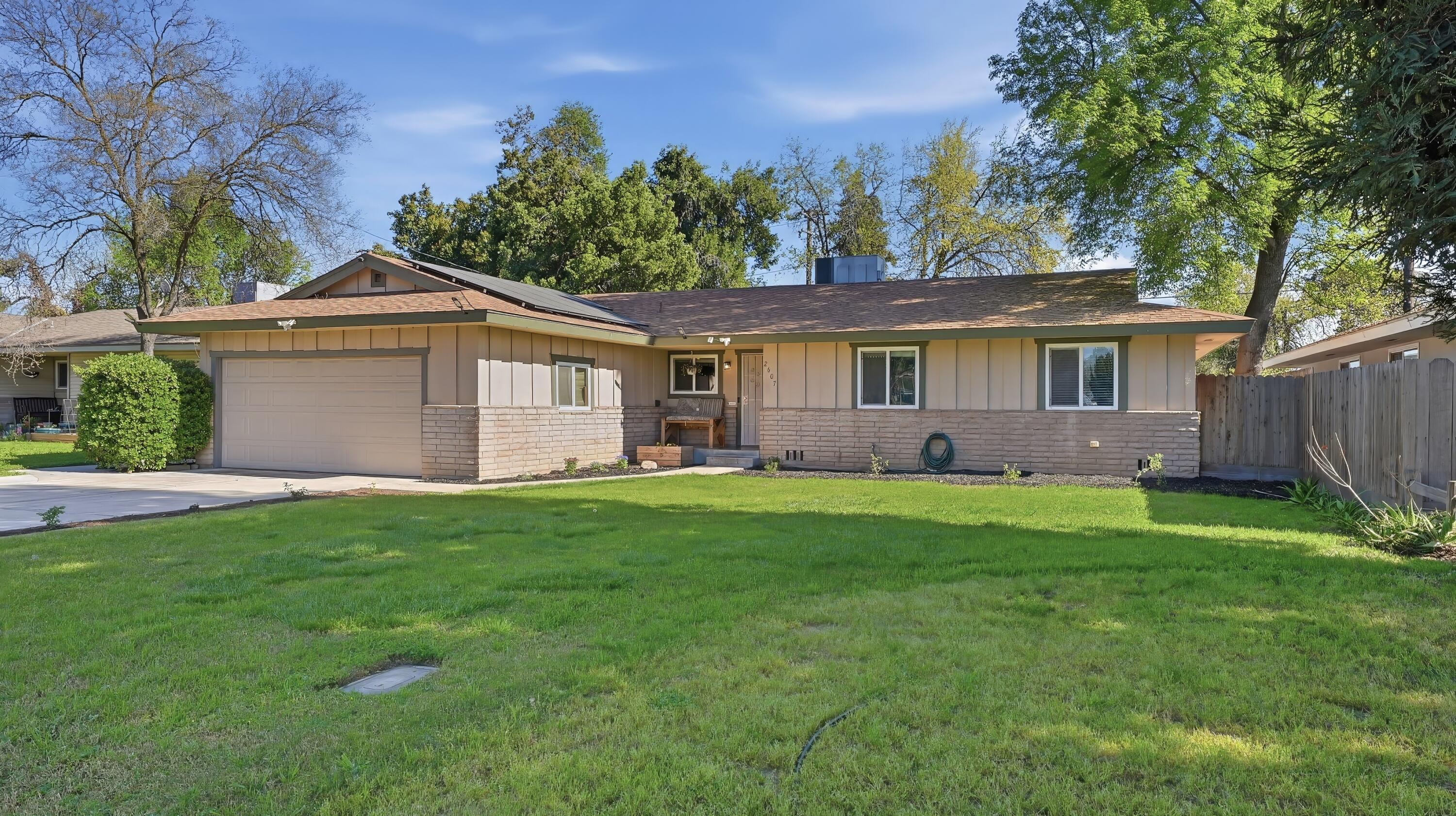 2607 W Dartmouth Ave, Visalia, CA 93277