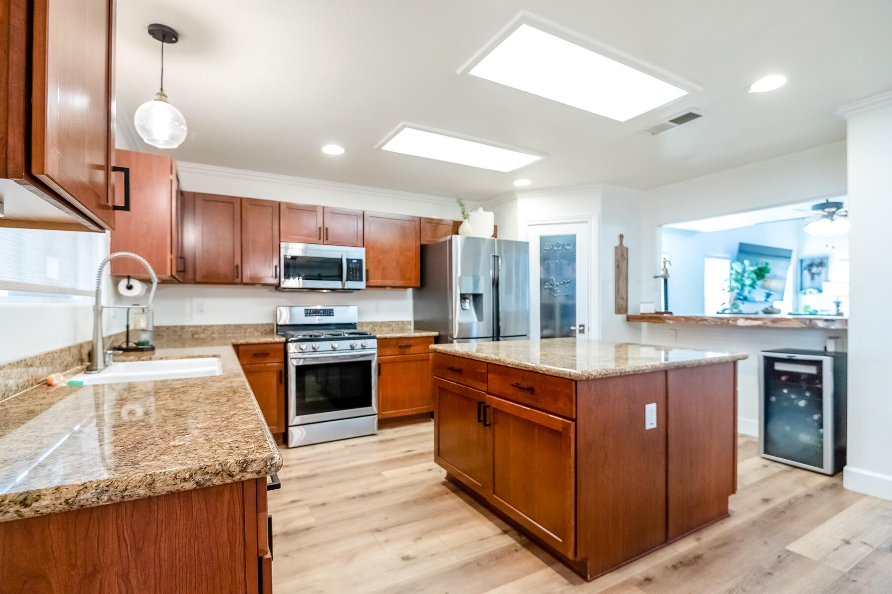 3243 W Sedona Ave, Visalia, CA 93291