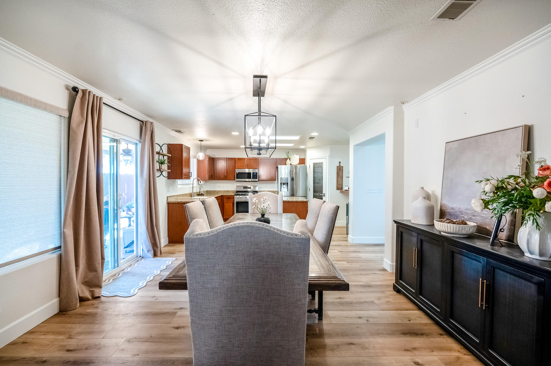 3243 W Sedona Ave, Visalia, CA 93291