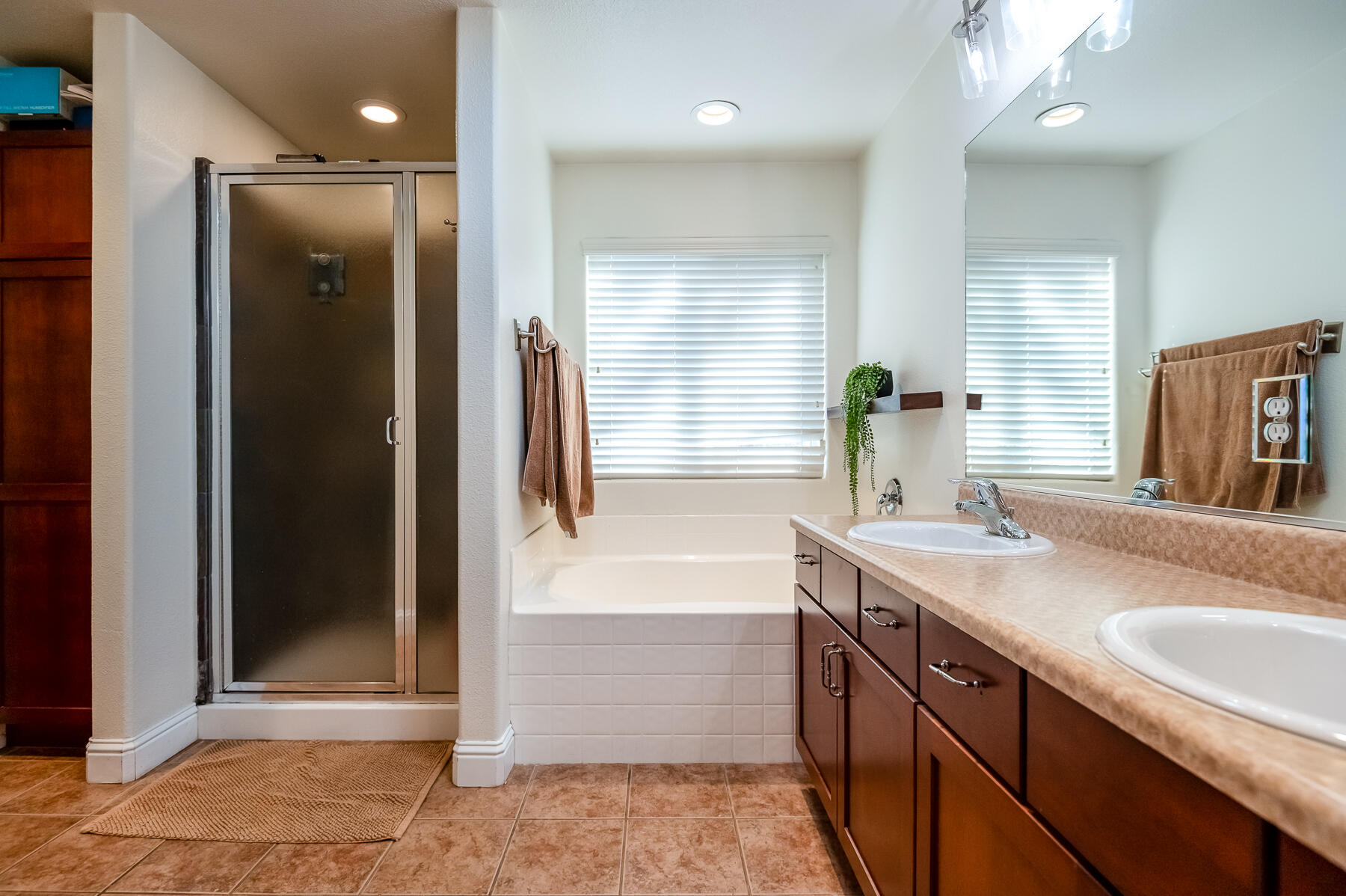 3243 W Sedona Ave, Visalia, CA 93291