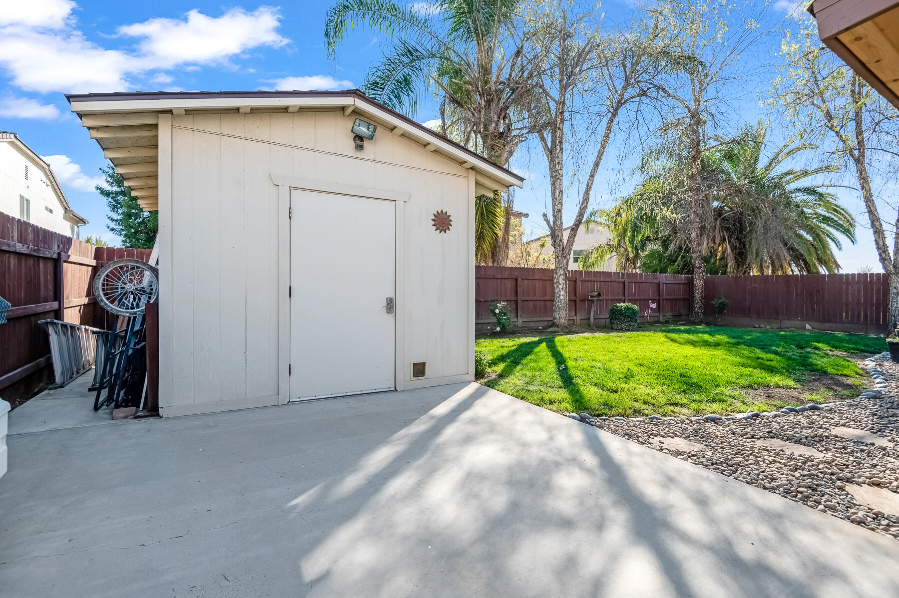 3243 W Sedona Ave, Visalia, CA 93291