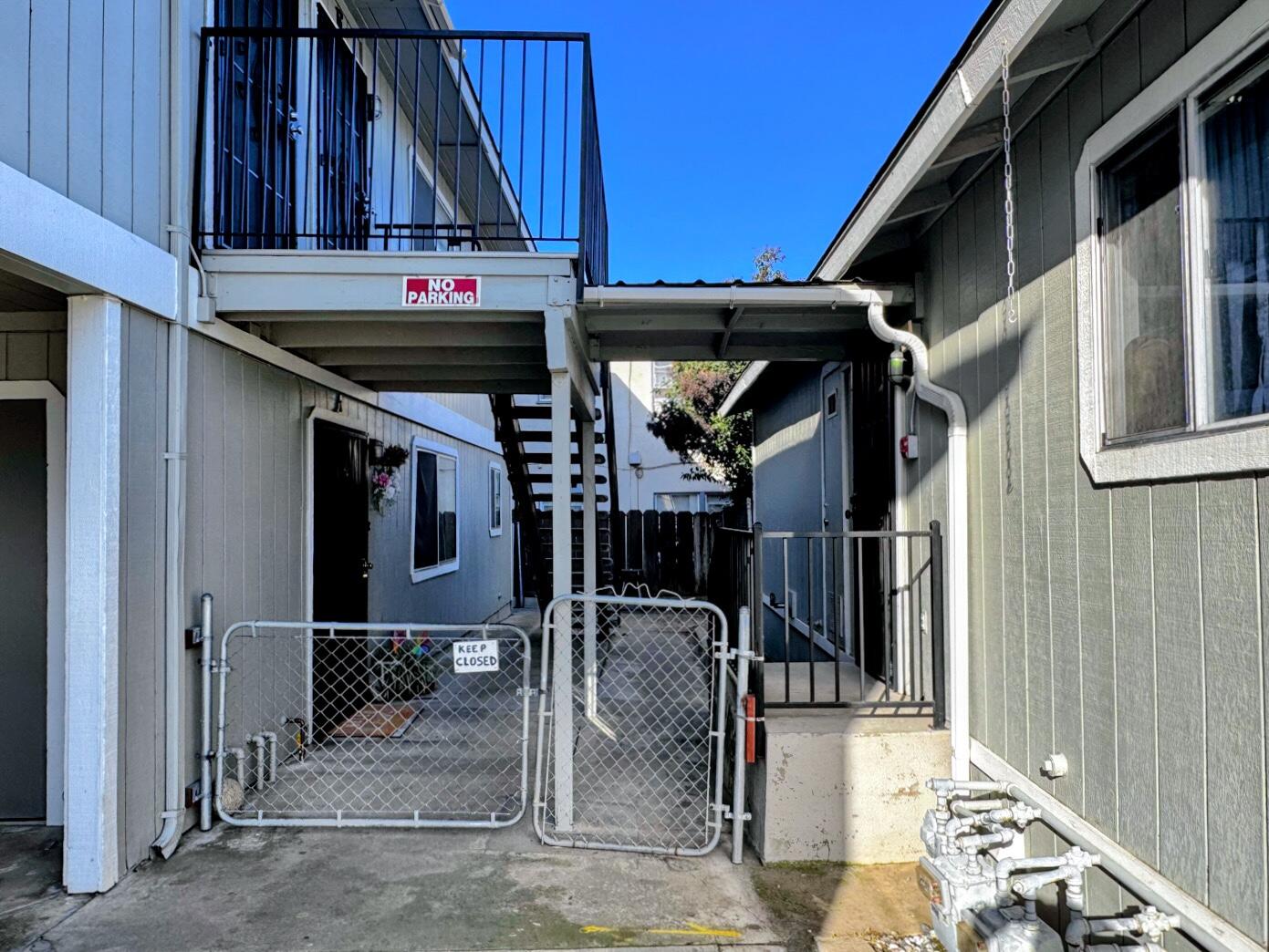 253 W Belleview Ave, Porterville, CA 93257