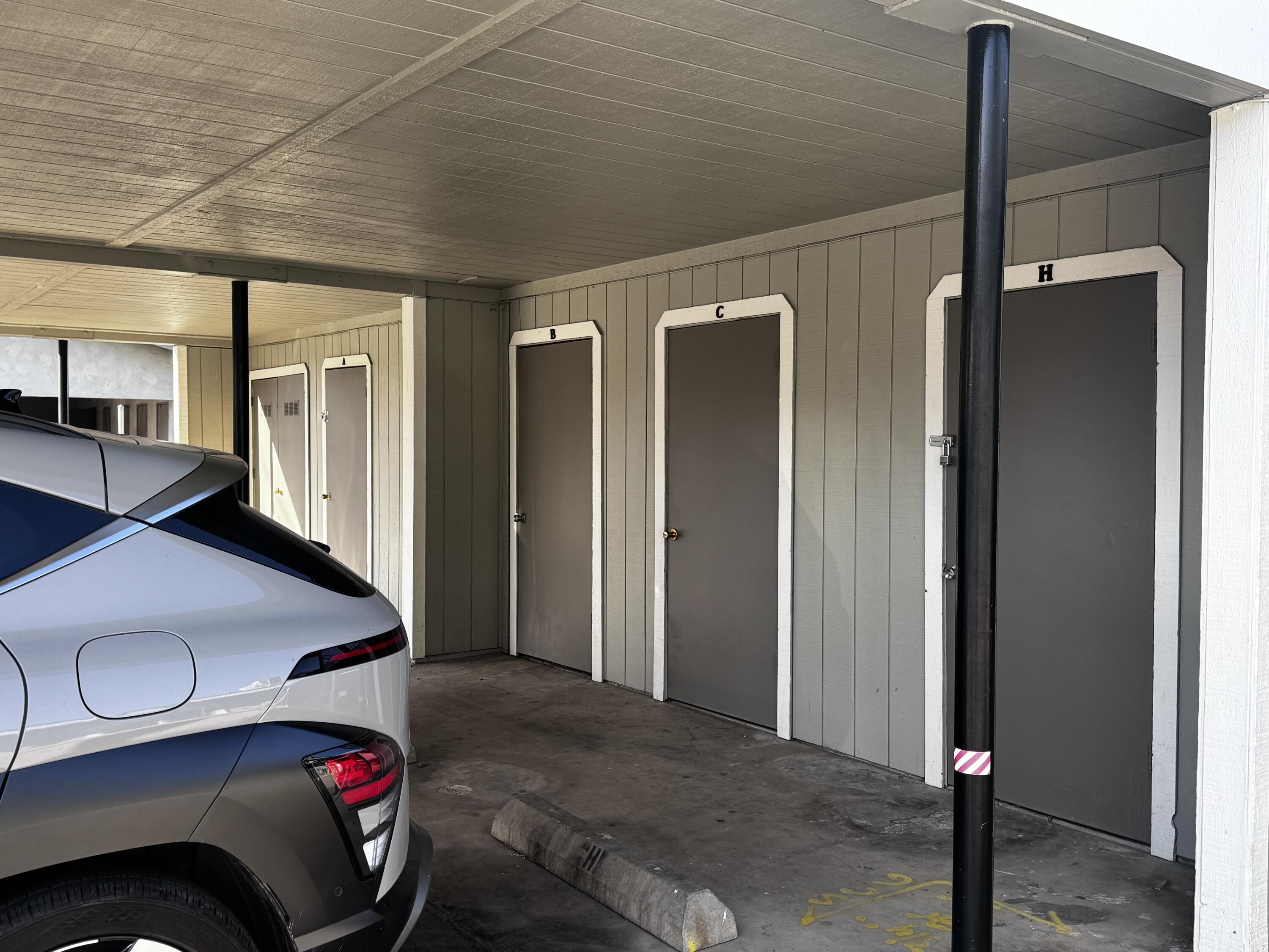 253 W Belleview Ave, Porterville, CA 93257