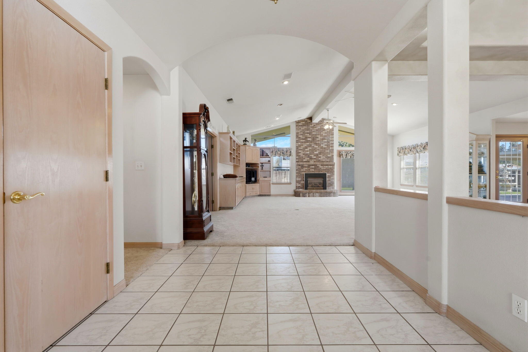 2702 E Goshen Ave, Visalia, CA 93292