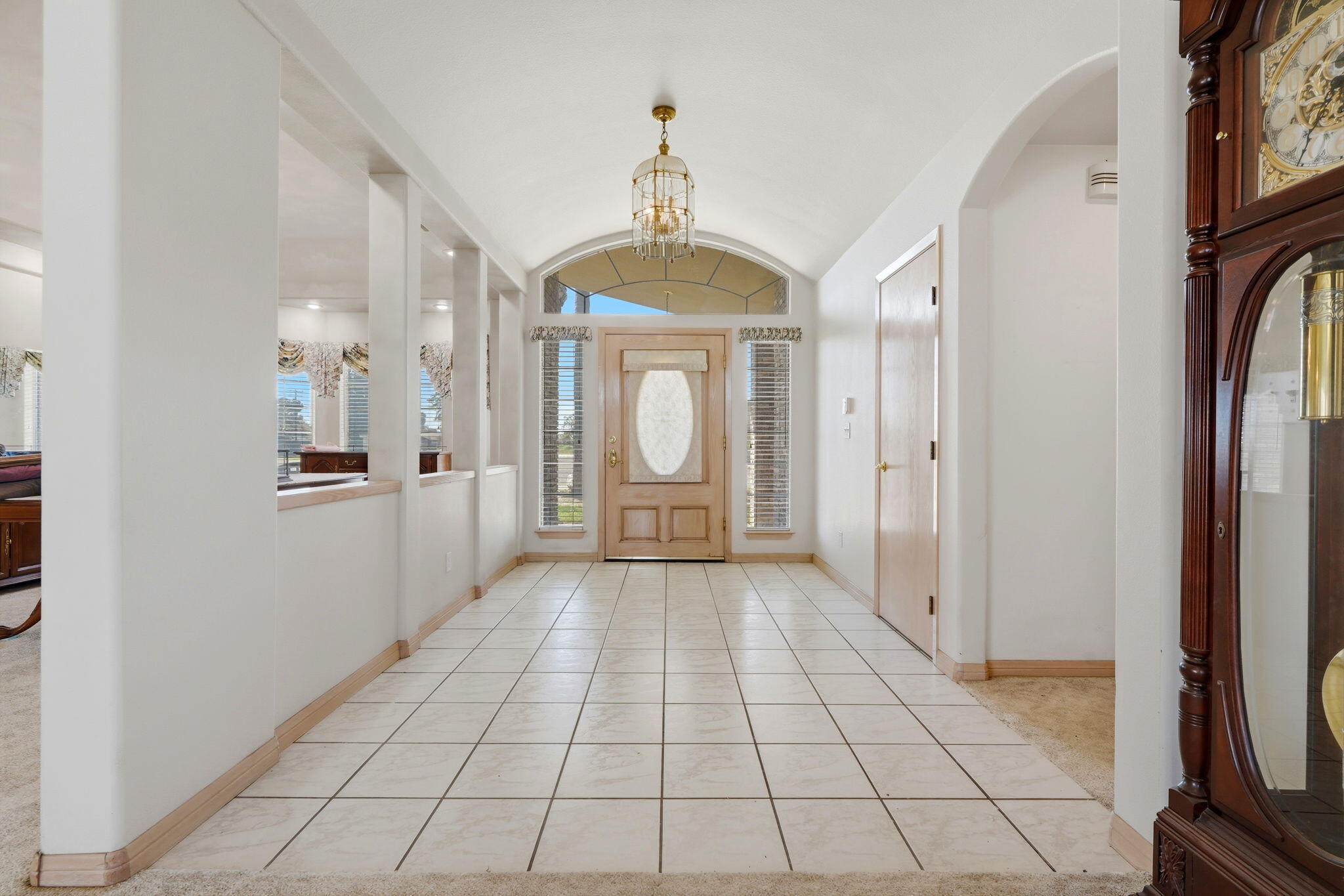 2702 E Goshen Ave, Visalia, CA 93292