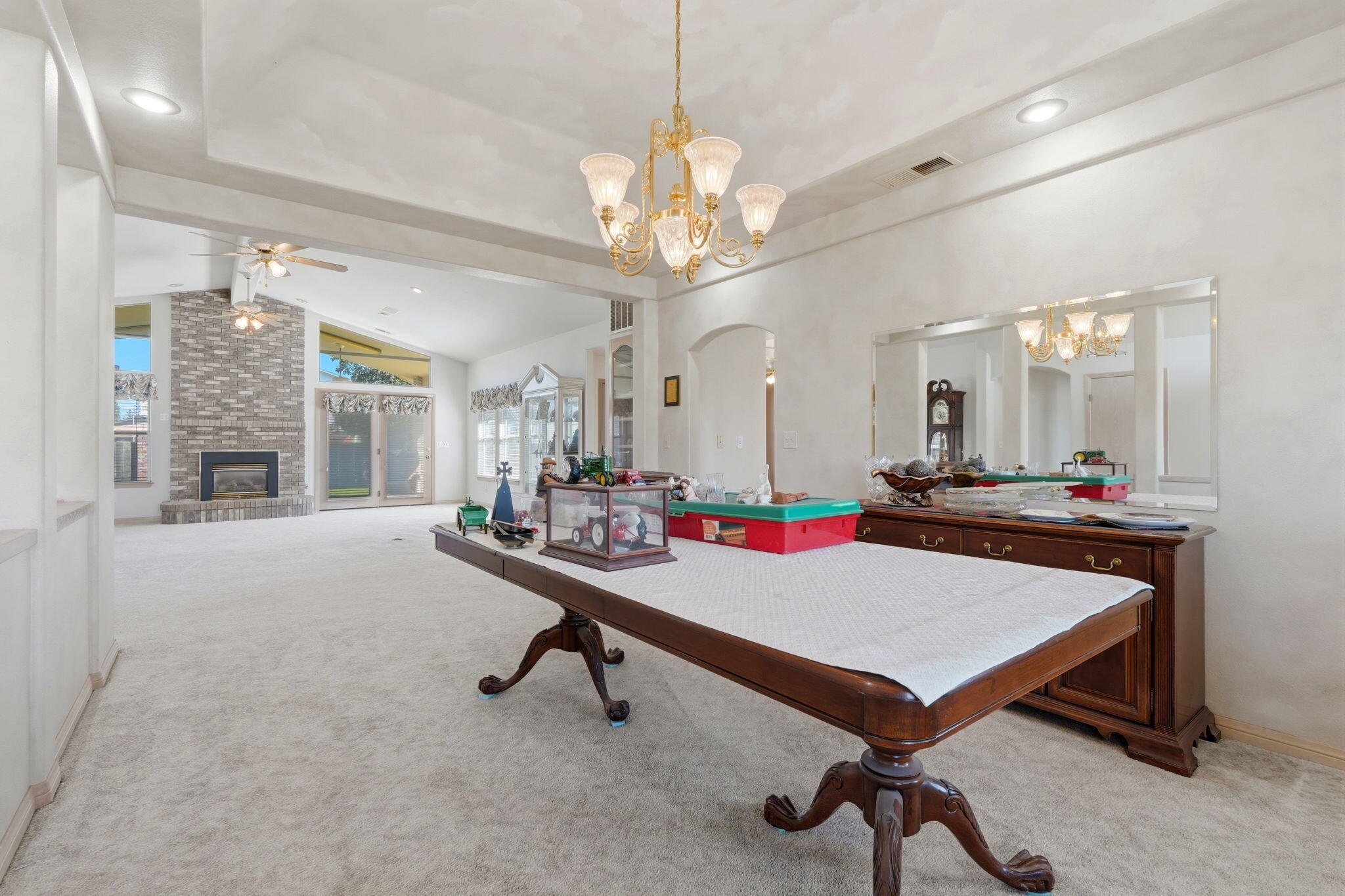 2702 E Goshen Ave, Visalia, CA 93292