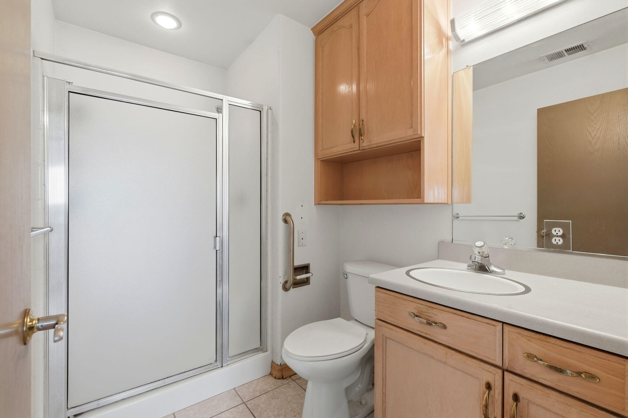 2702 E Goshen Ave, Visalia, CA 93292