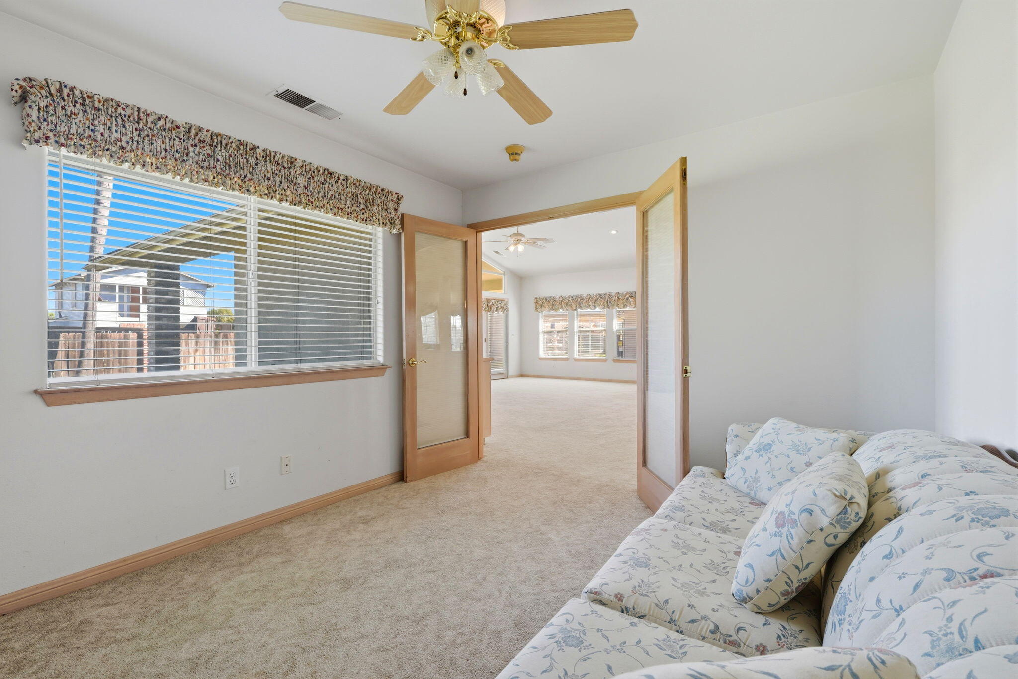 2702 E Goshen Ave, Visalia, CA 93292