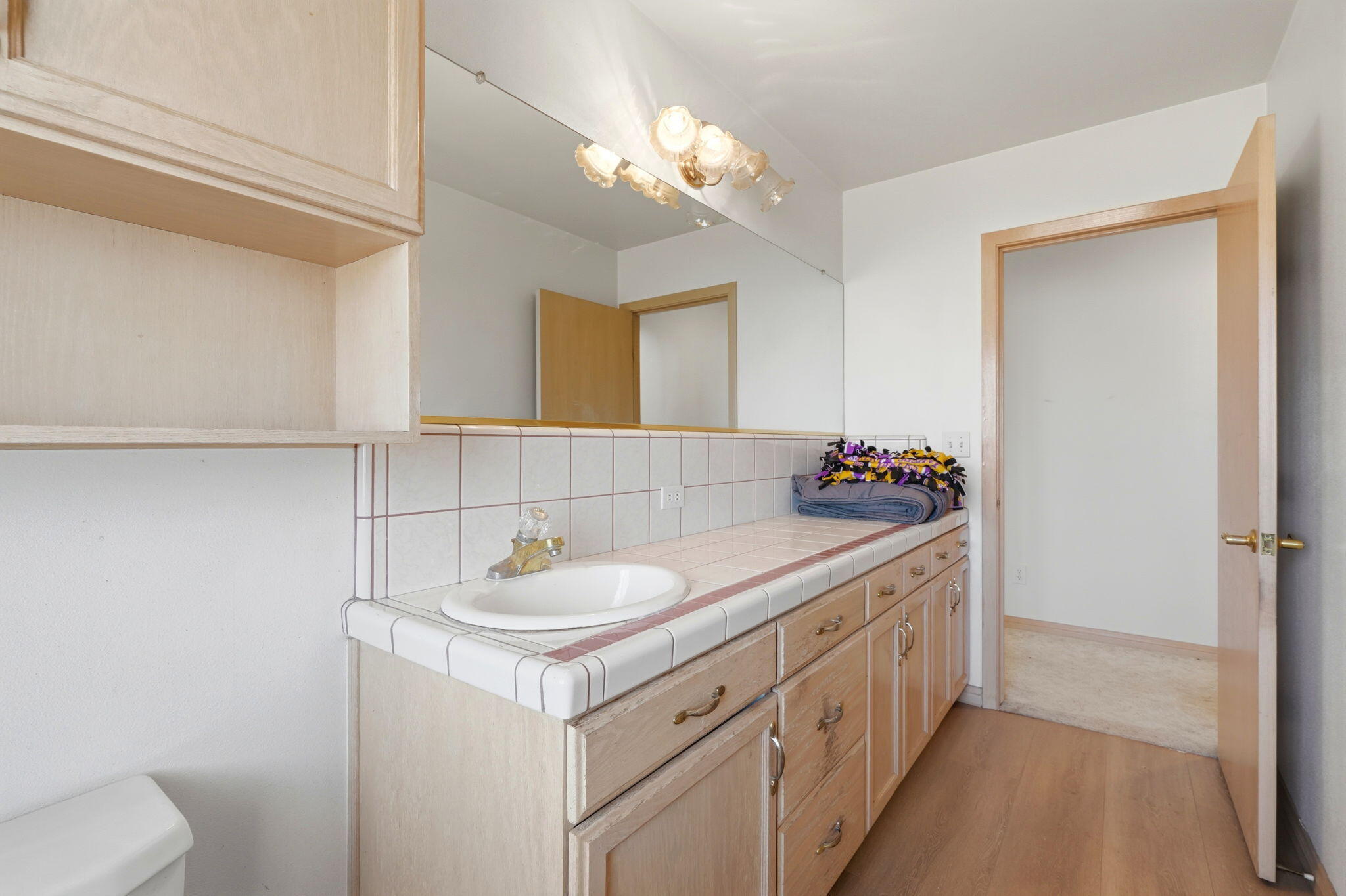 2702 E Goshen Ave, Visalia, CA 93292