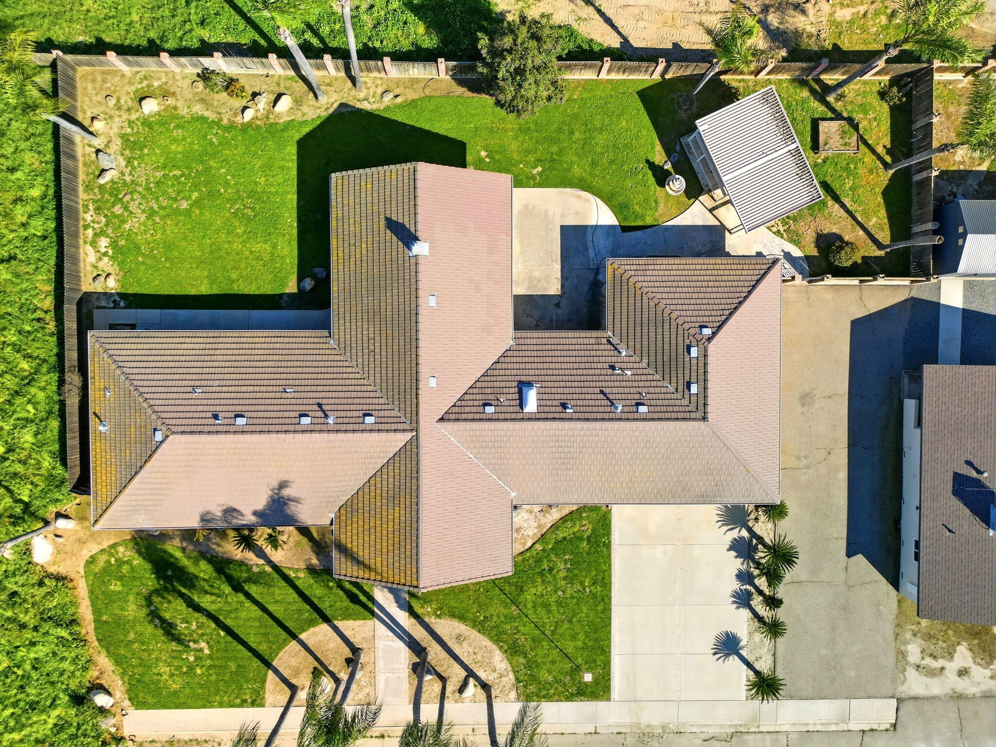 2702 E Goshen Ave, Visalia, CA 93292