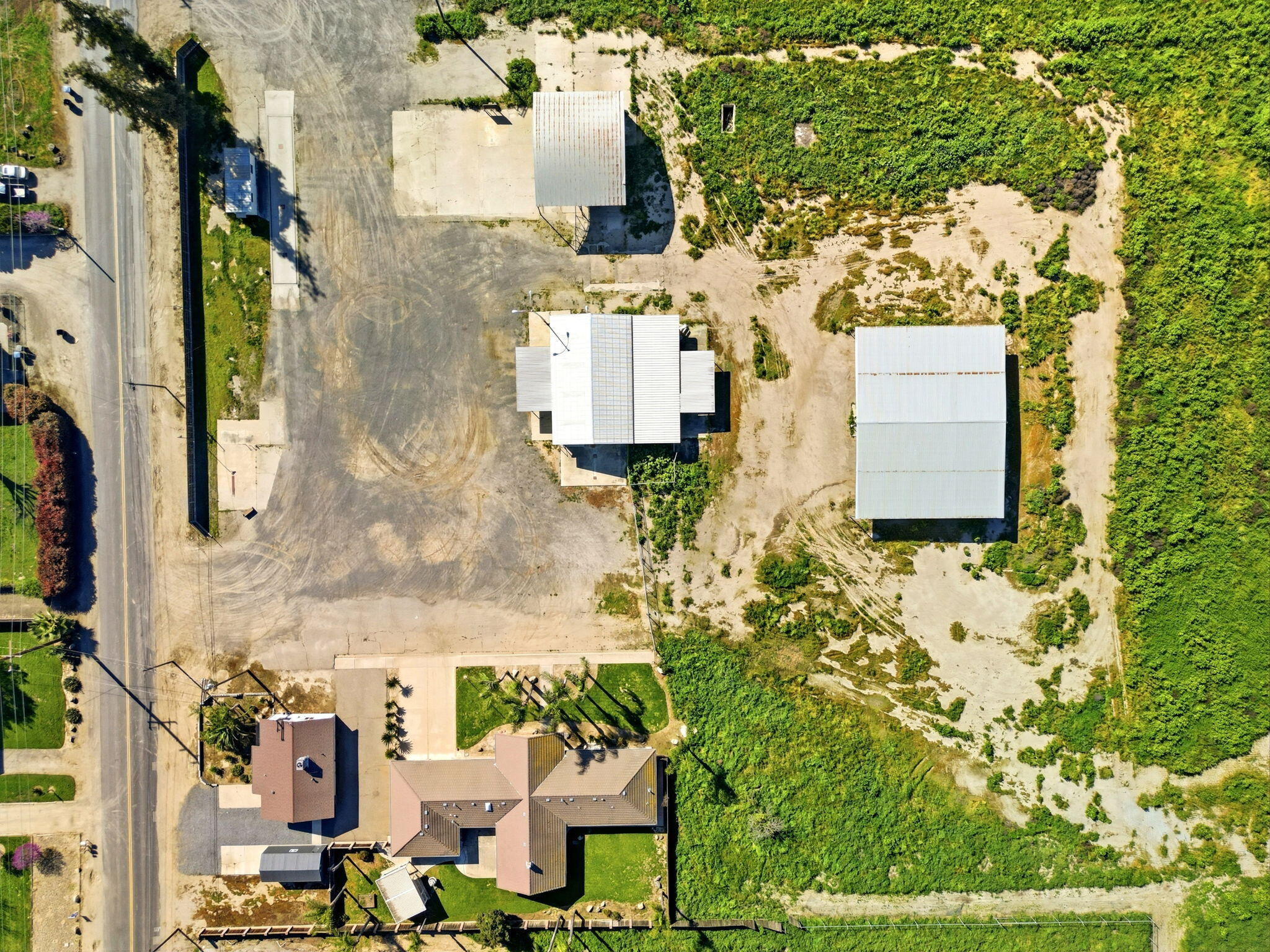 2702 E Goshen Ave, Visalia, CA 93292