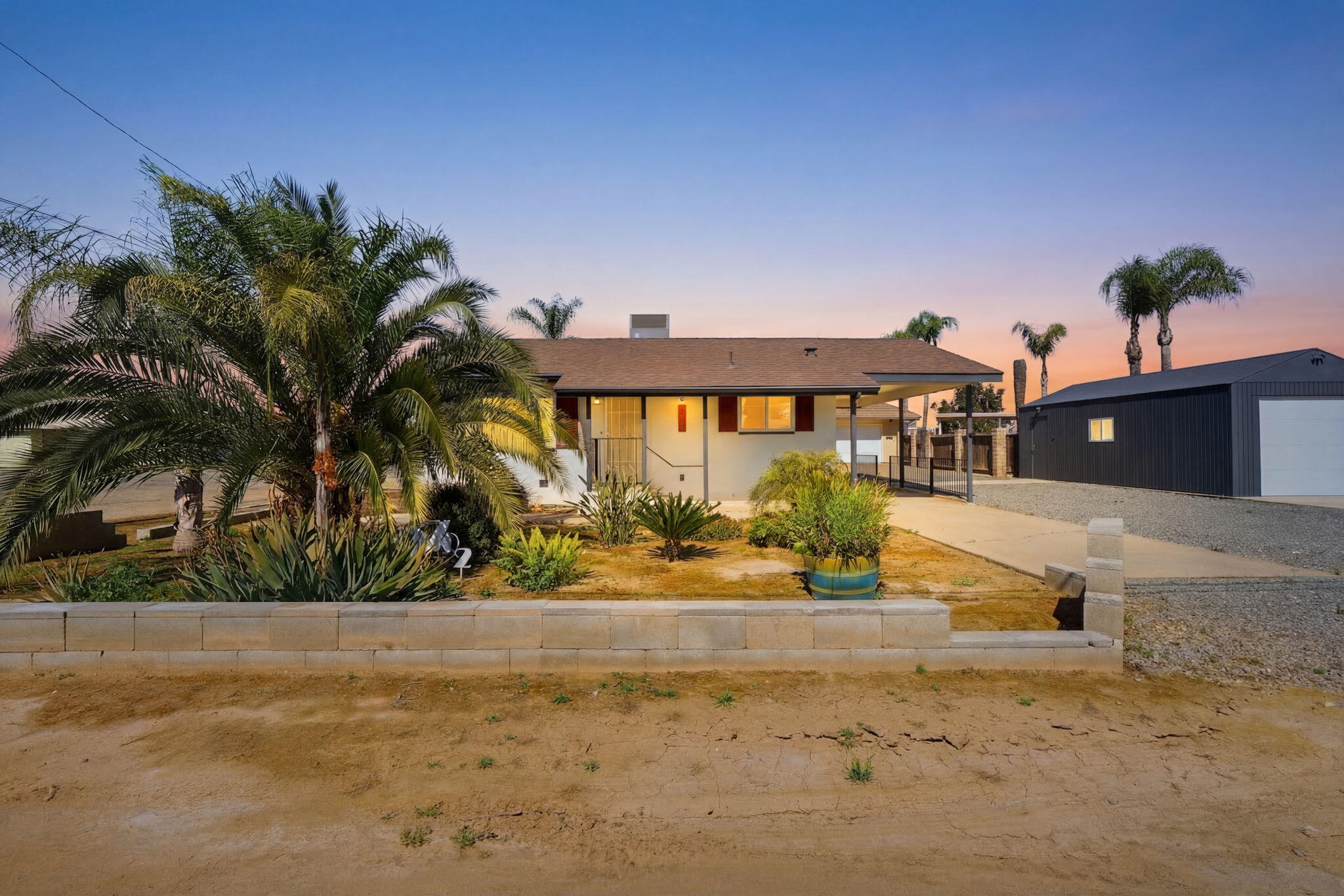 2702 E Goshen Ave, Visalia, CA 93292