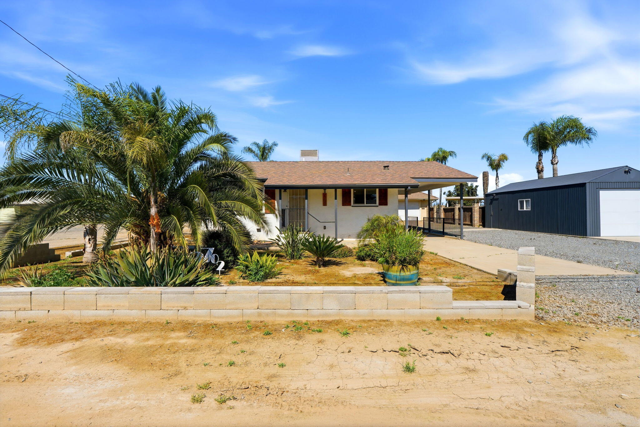 2702 E Goshen Ave, Visalia, CA 93292