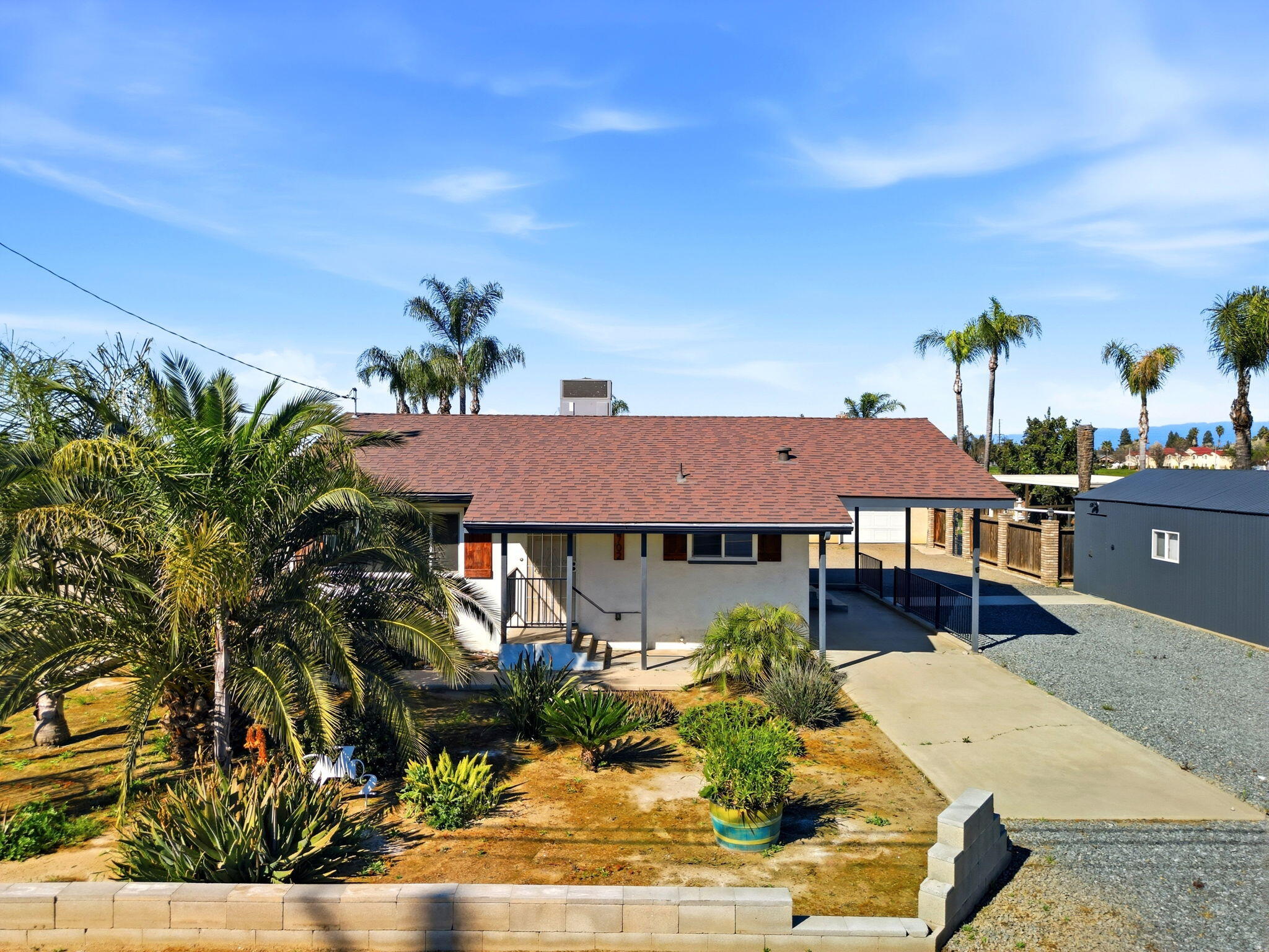 2702 E Goshen Ave, Visalia, CA 93292