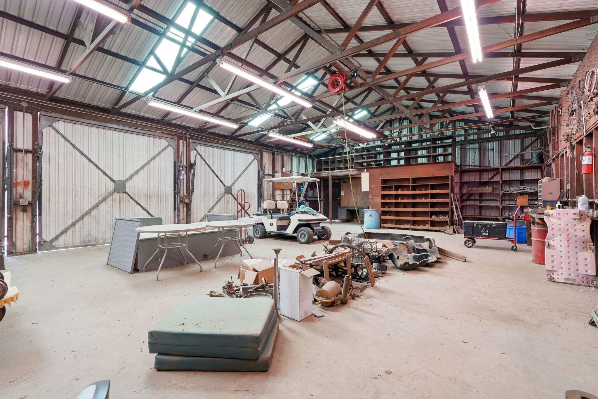 2702 E Goshen Ave, Visalia, CA 93292