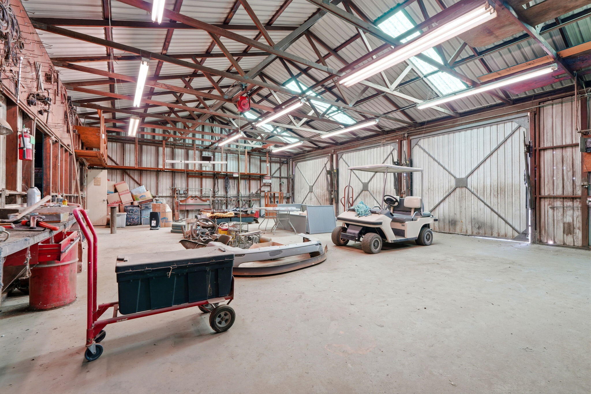 2702 E Goshen Ave, Visalia, CA 93292