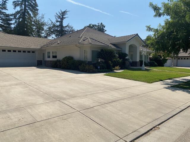 1110 Grove Dr, Tulare, CA 93274