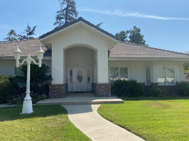 1110 Grove Dr, Tulare, CA 93274