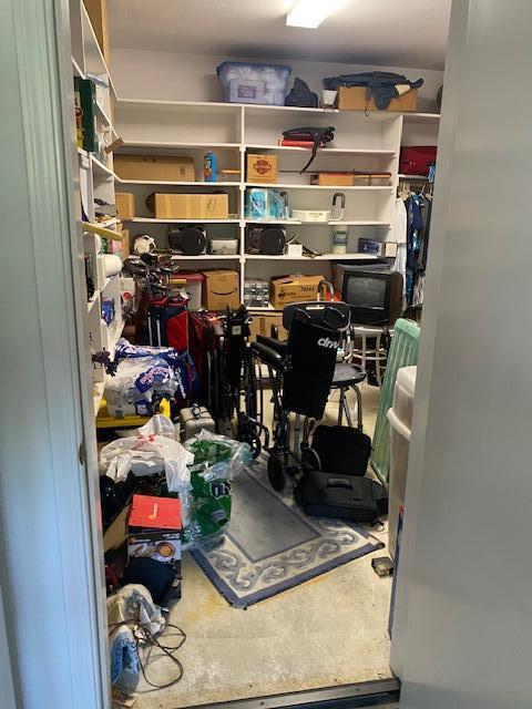 1110 Grove Dr, Tulare, CA 93274