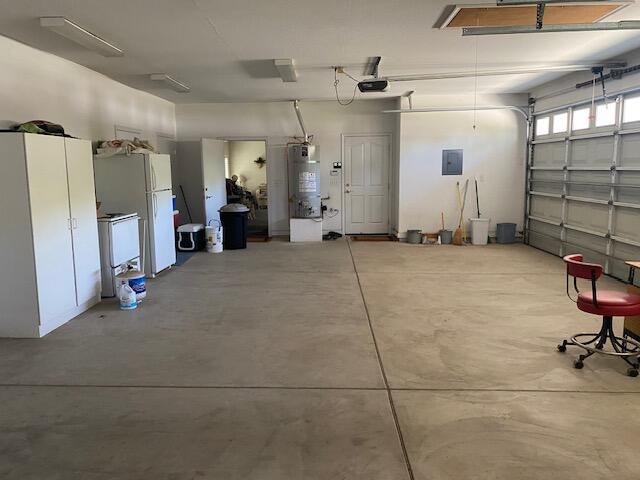 1110 Grove Dr, Tulare, CA 93274