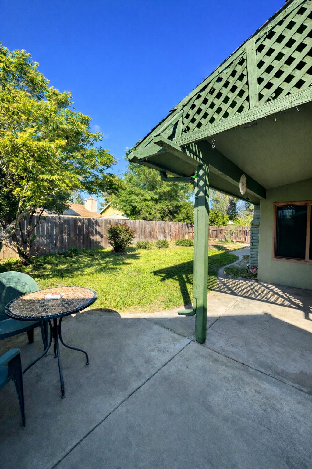 2020 E Four Creeks Ct, Visalia, CA 93292