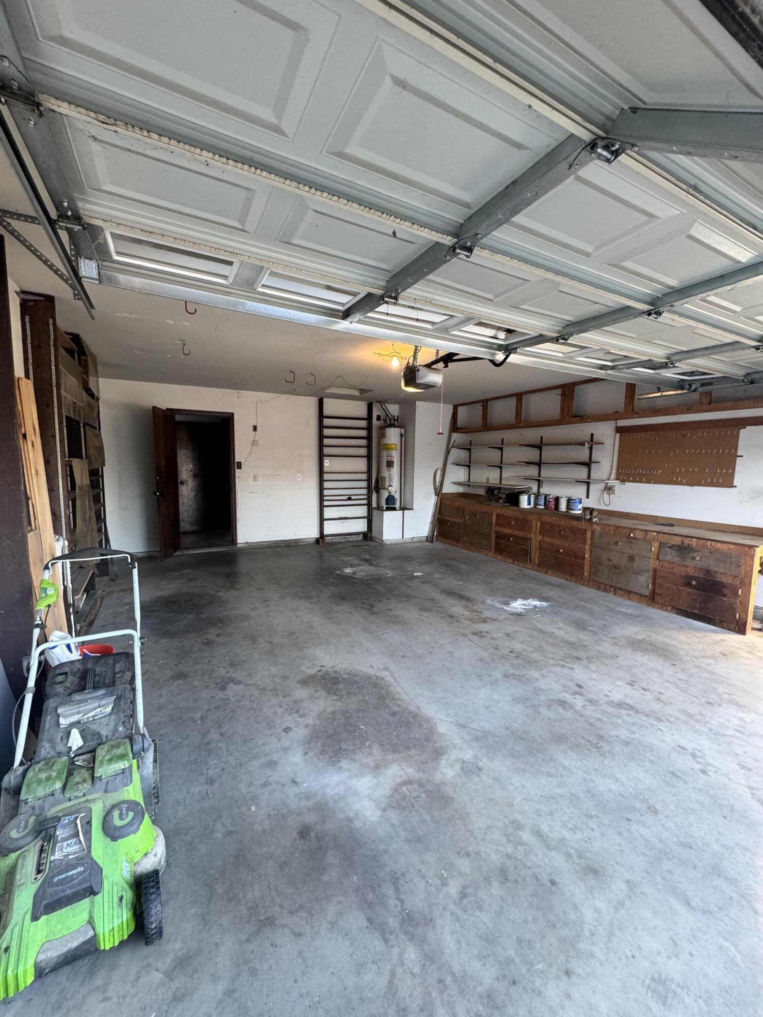 2020 E Four Creeks Ct, Visalia, CA 93292