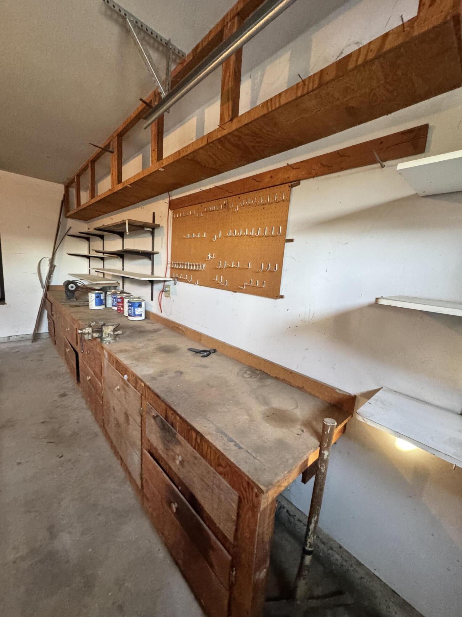 2020 E Four Creeks Ct, Visalia, CA 93292