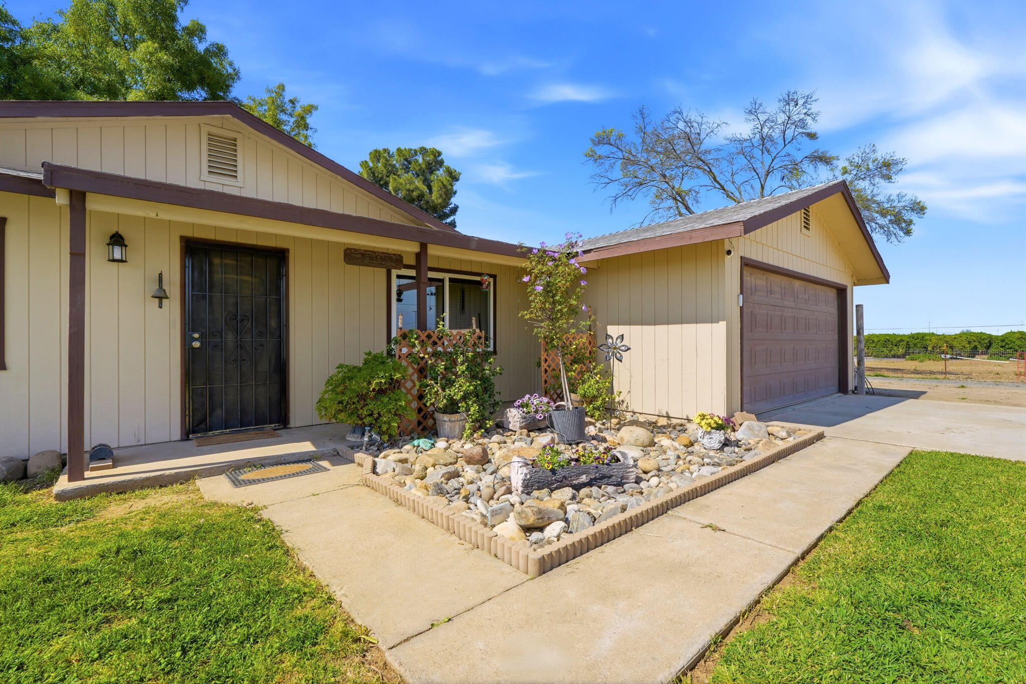 24141 Ave 120, Porterville, CA 93257